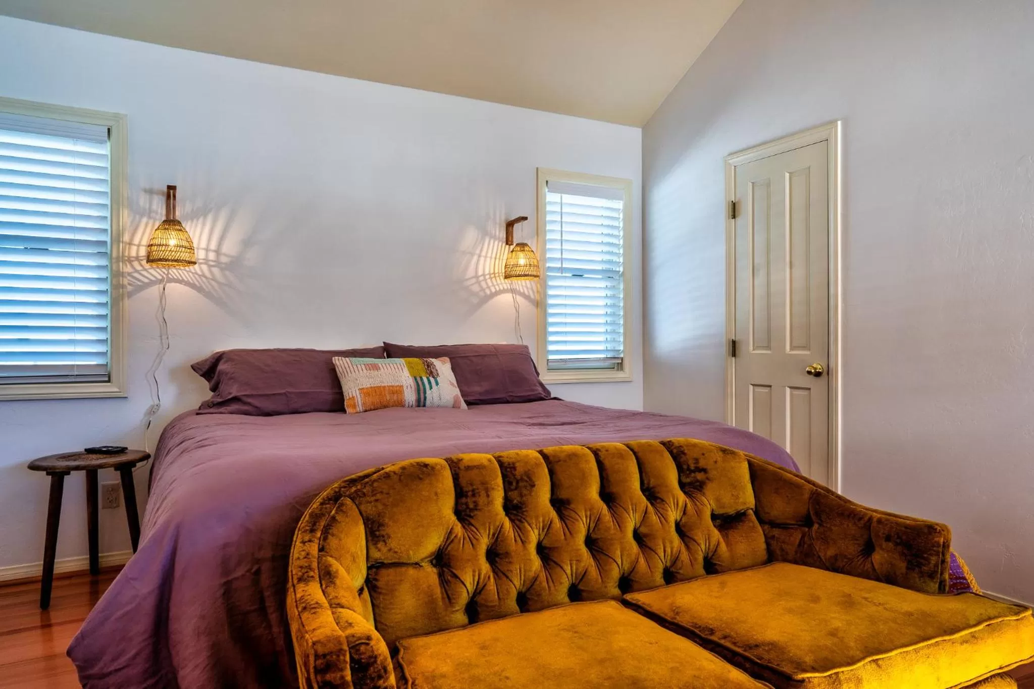 Bedroom, Bed in The Loubird Inn