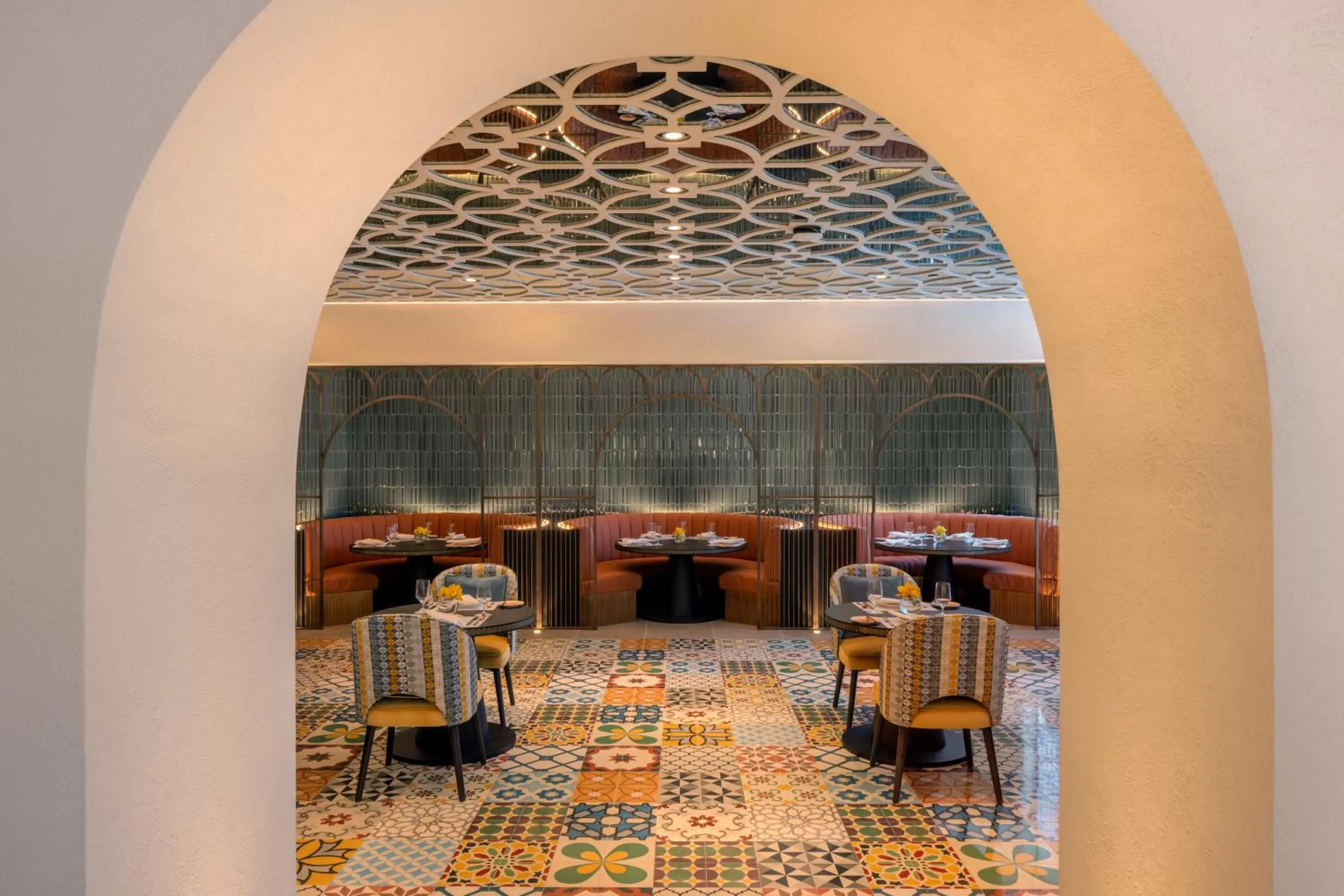 Restaurant/places to eat in Avani Plus Palm View Dubai Hotel & Suites