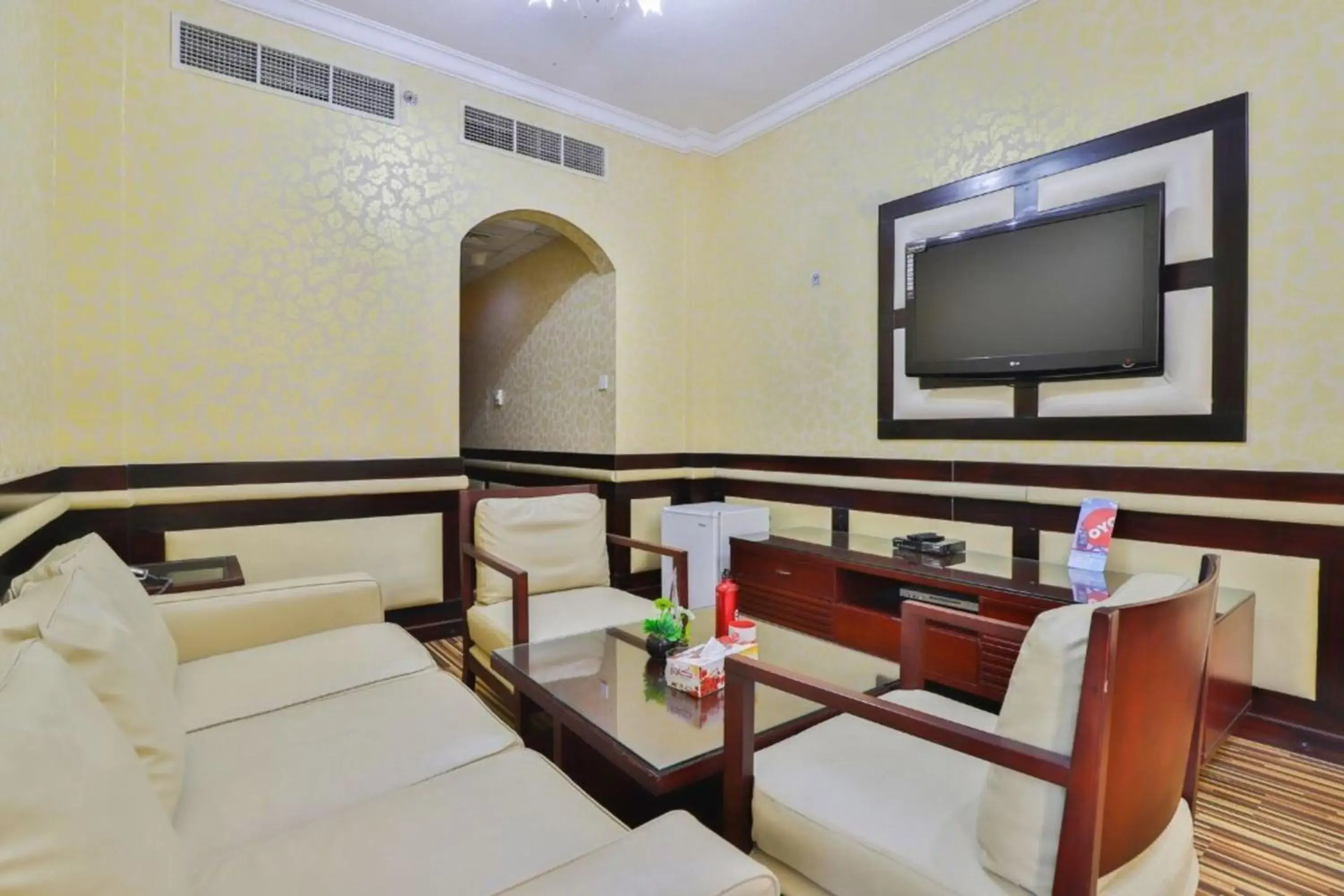 Living room, TV/Entertainment Center in Grand Pj Hotel