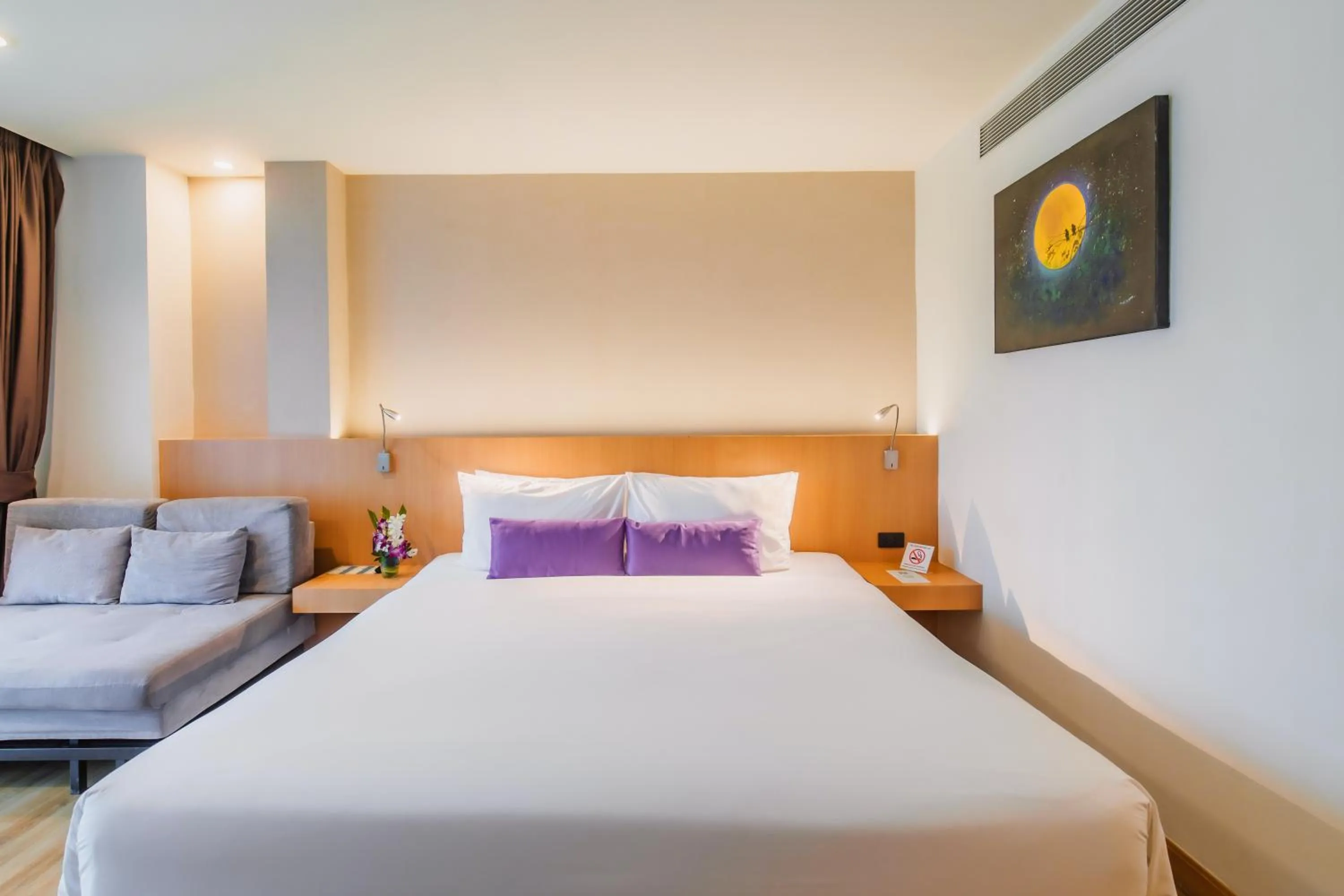 Bed in The Lunar Patong