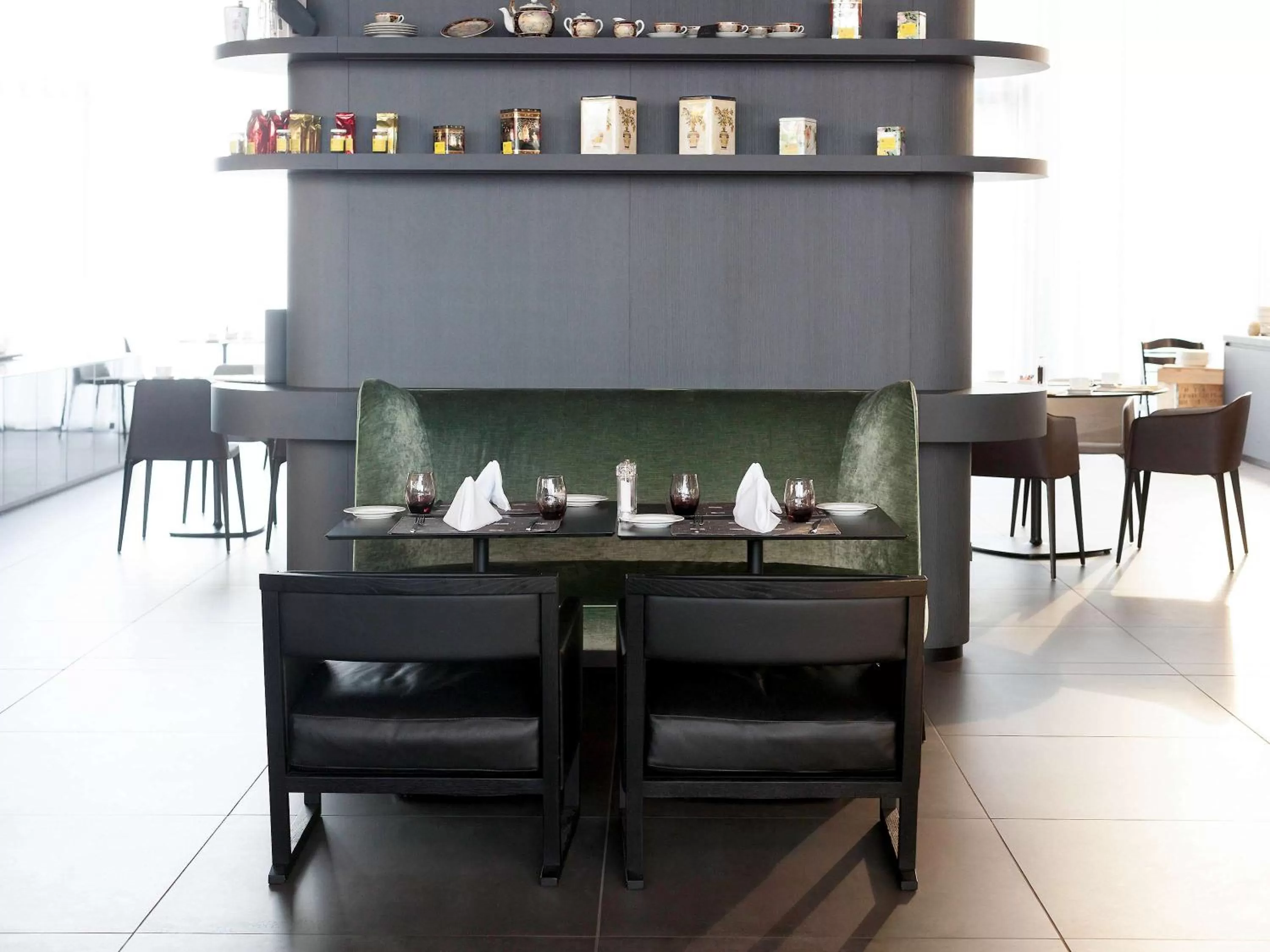 Restaurant/places to eat in Novotel Basel City