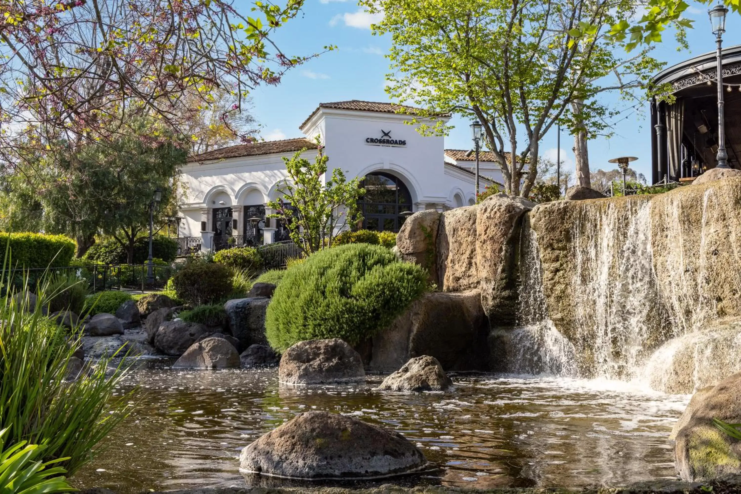 Shopping Area, Property Building in The Anza-a Calabasas Hotel