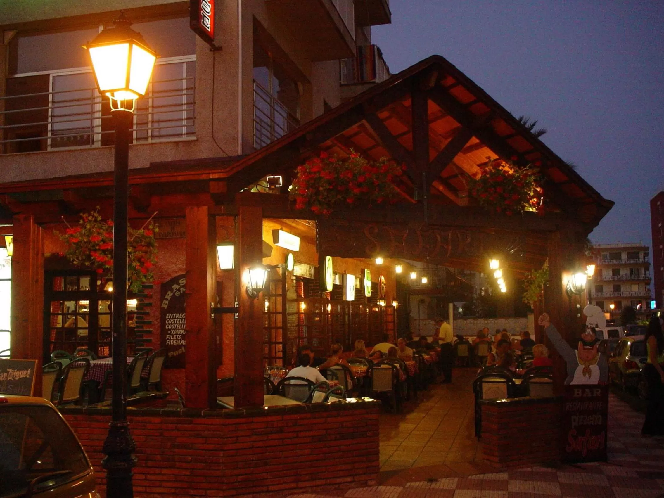 Restaurant/places to eat in Aparthotel Safari