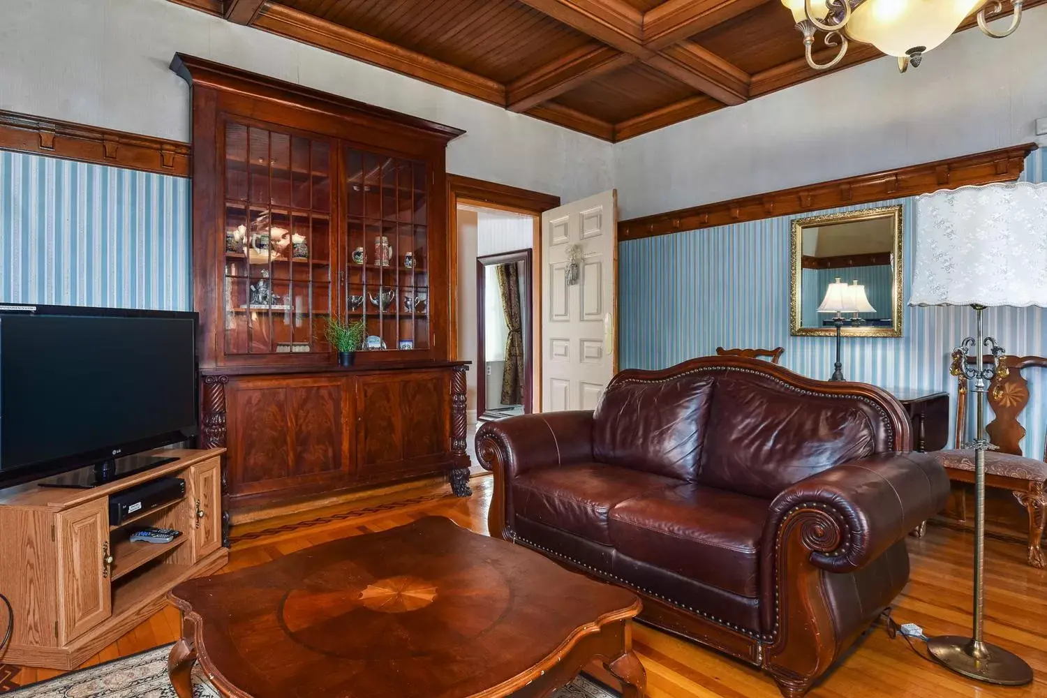 Seating Area in The Noble Waterfront Apartment Suites