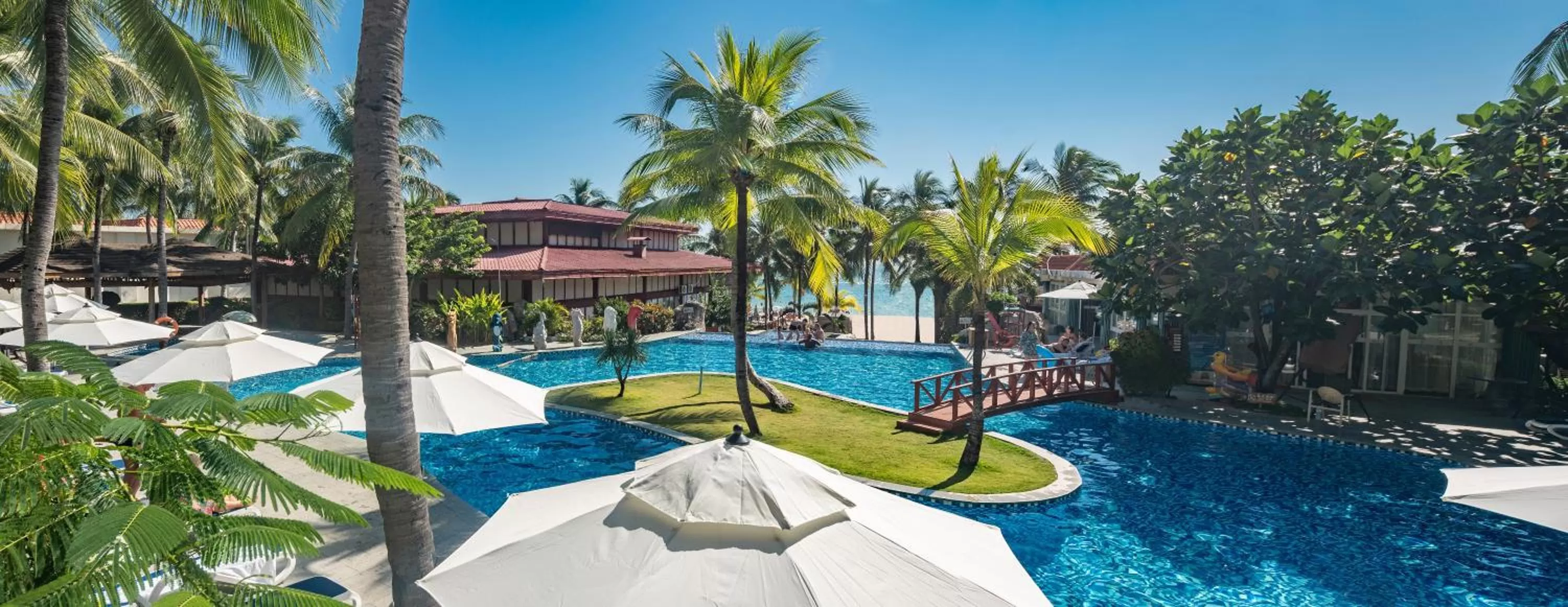 Pool view in Sanya South China Hotel