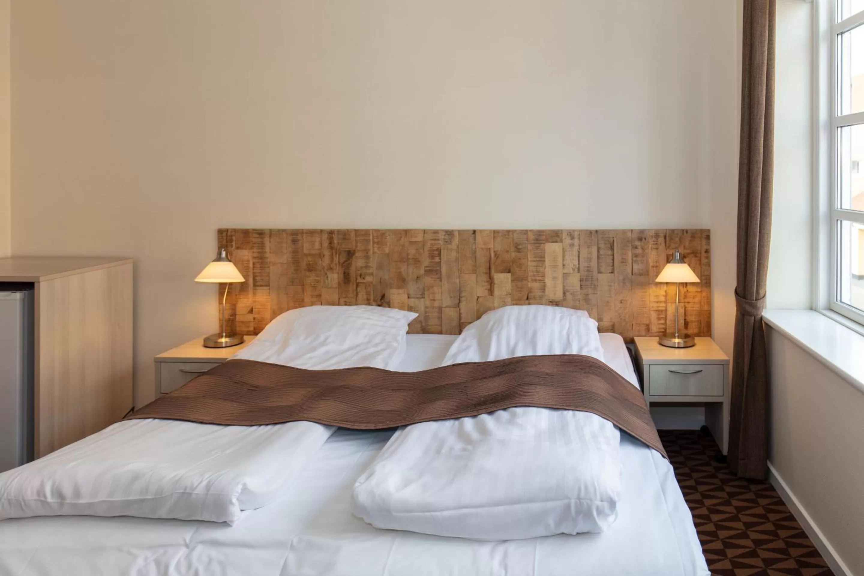 Bed in Foldens Hotel