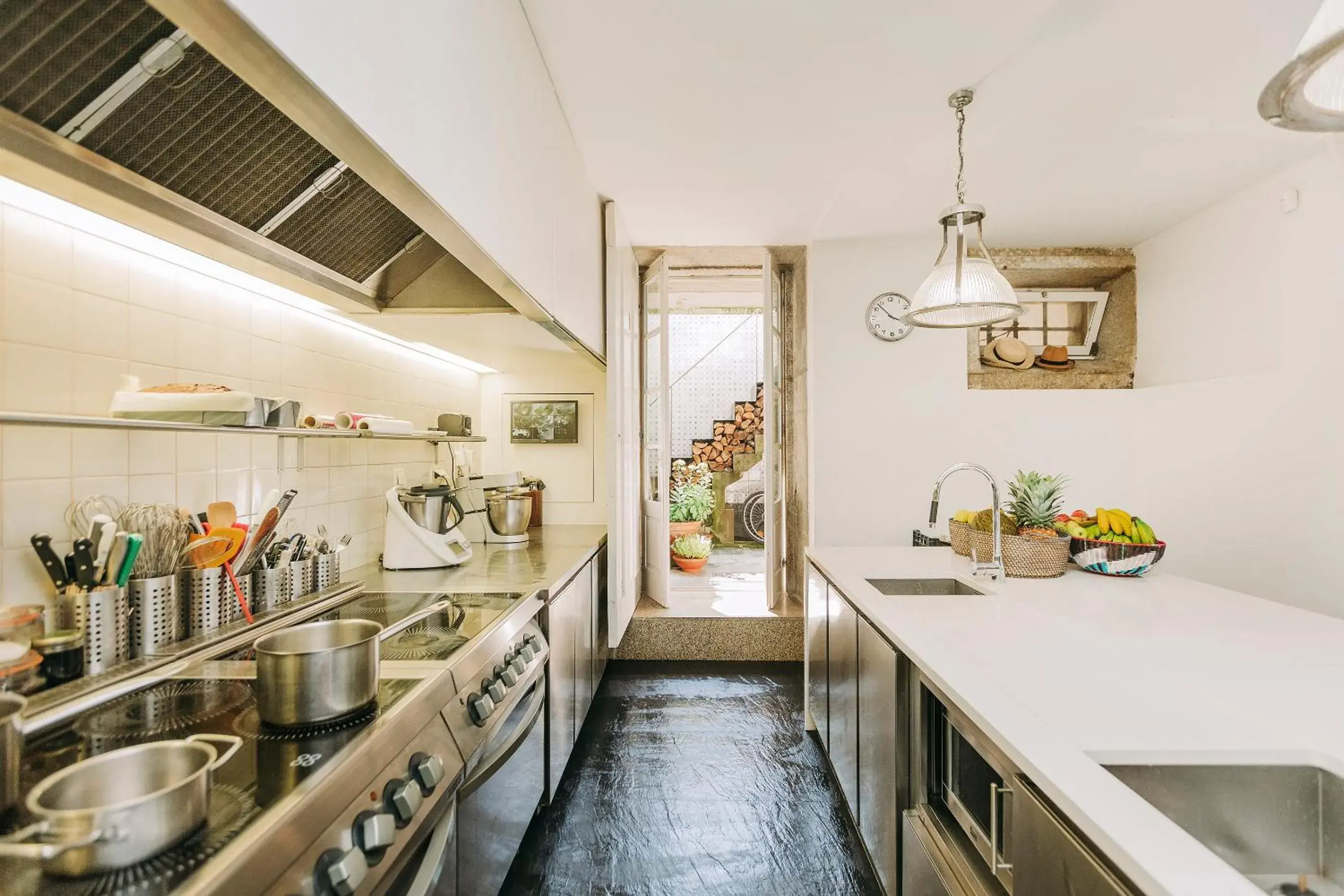 Patio, Kitchen/Kitchenette in Rosa Et Al Townhouse