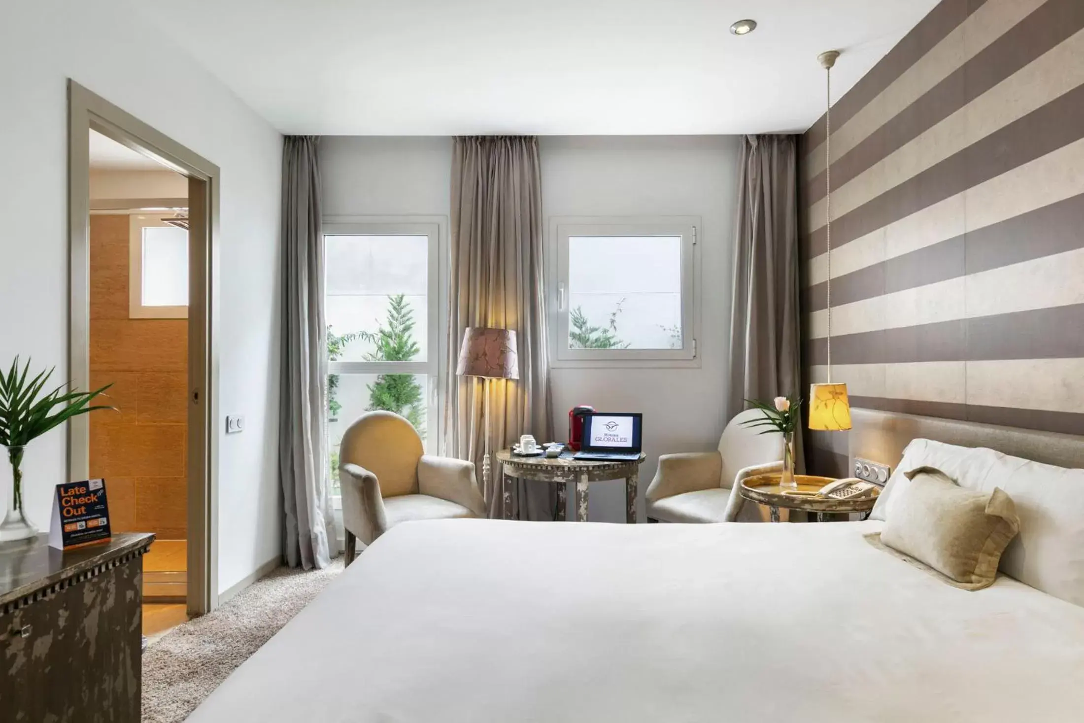 Photo of the whole room, Bed in Globales Acis y Galatea Photo of the whole room, Bed in Globales Acis y Galatea