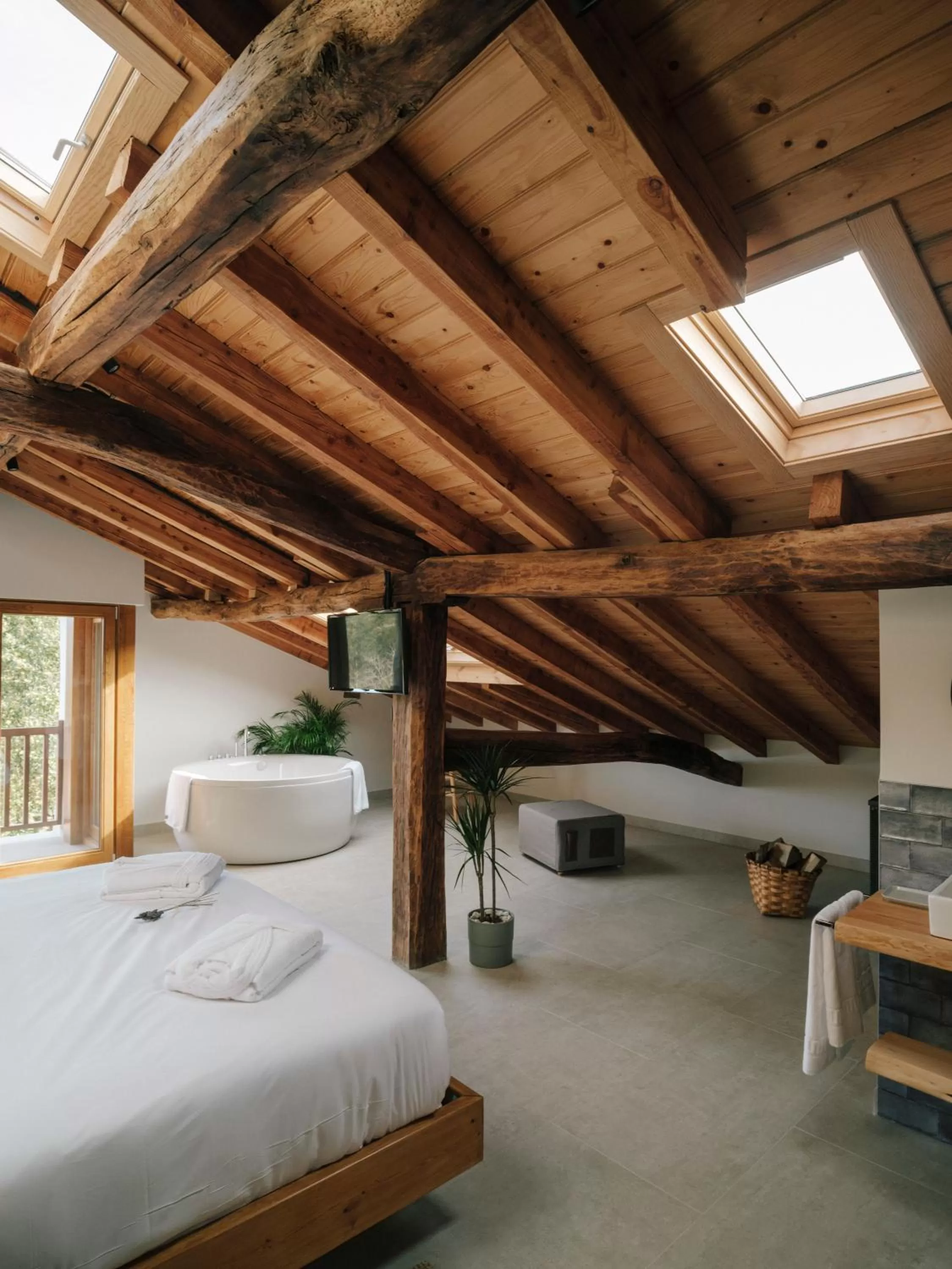 Photo of the whole room, Bed in Hotel Nafarrola - Gastronomy & Wine