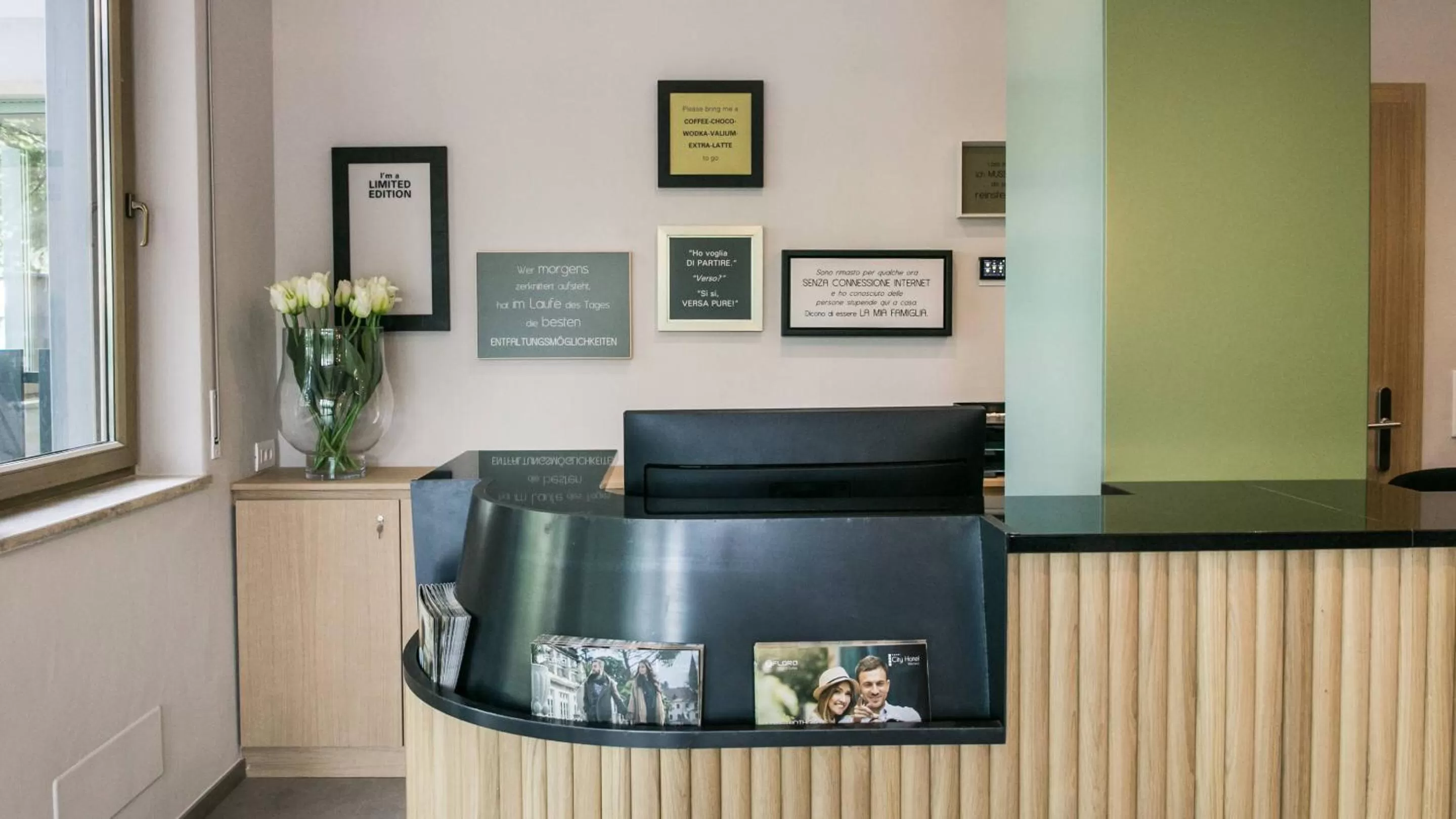 Lobby or reception, Lobby/Reception in Flora Hotel & Suites