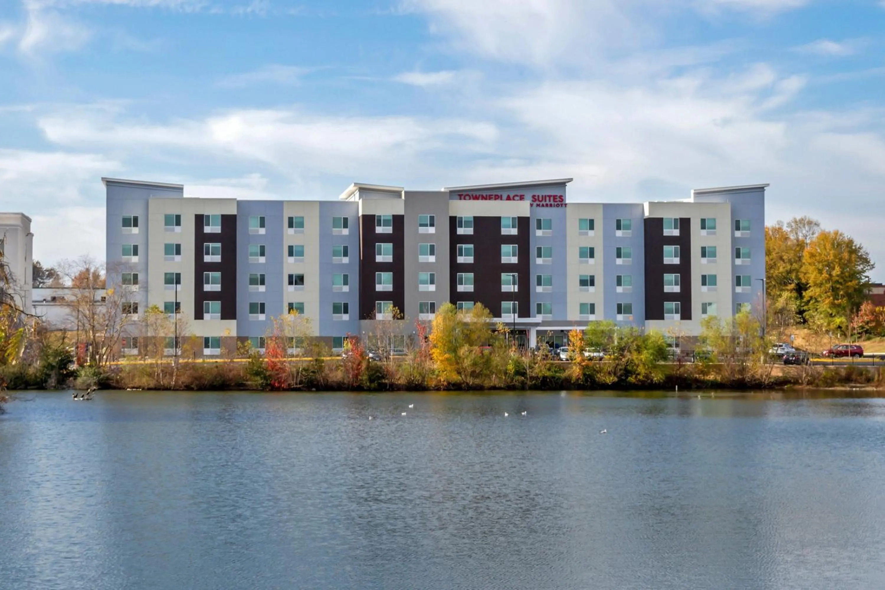 Property building in TownePlace Suites by Marriott Richmond Colonial Heights