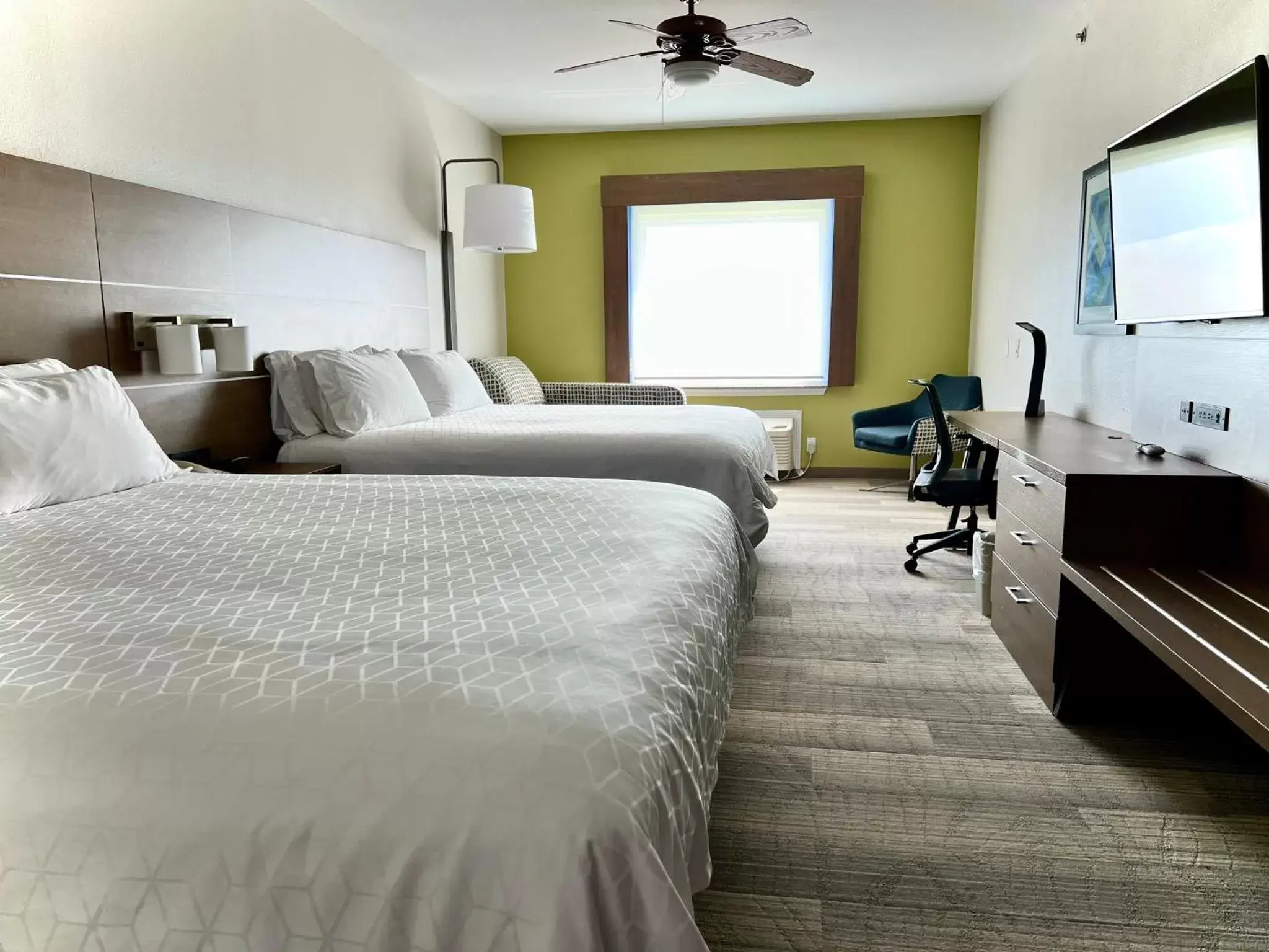 Photo of the whole room, Bed in Holiday Inn Express Hotel and Suites South Padre Island, an IHG Hotel