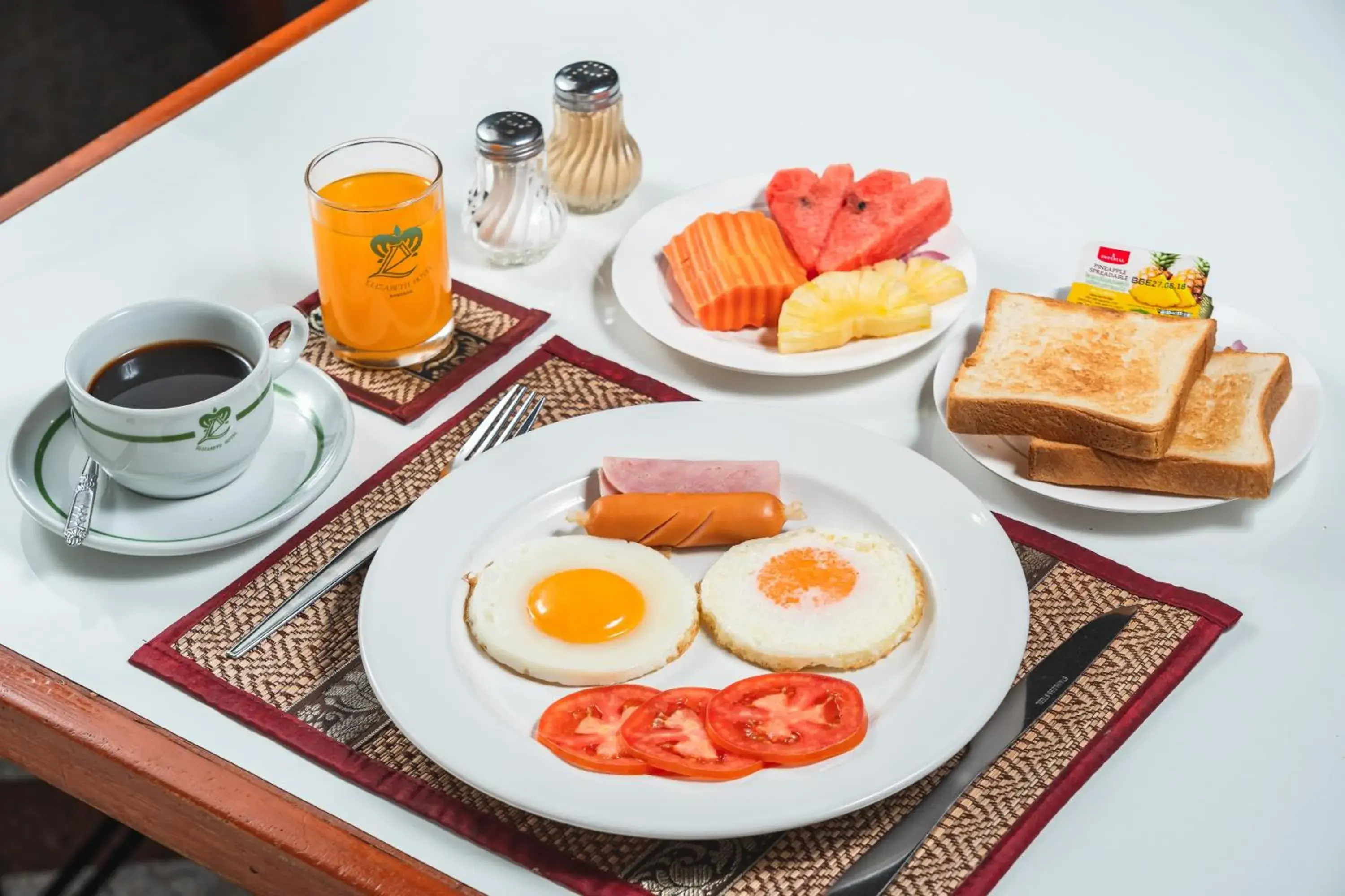 Breakfast in Elizabeth Hotel