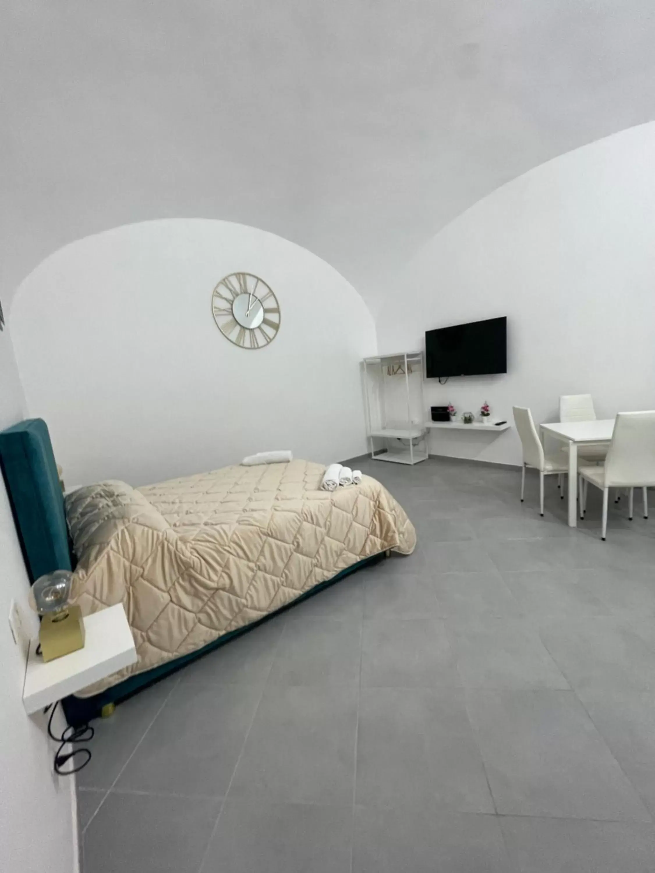 Bed in B&B suite anfiteatro Pozzuoli