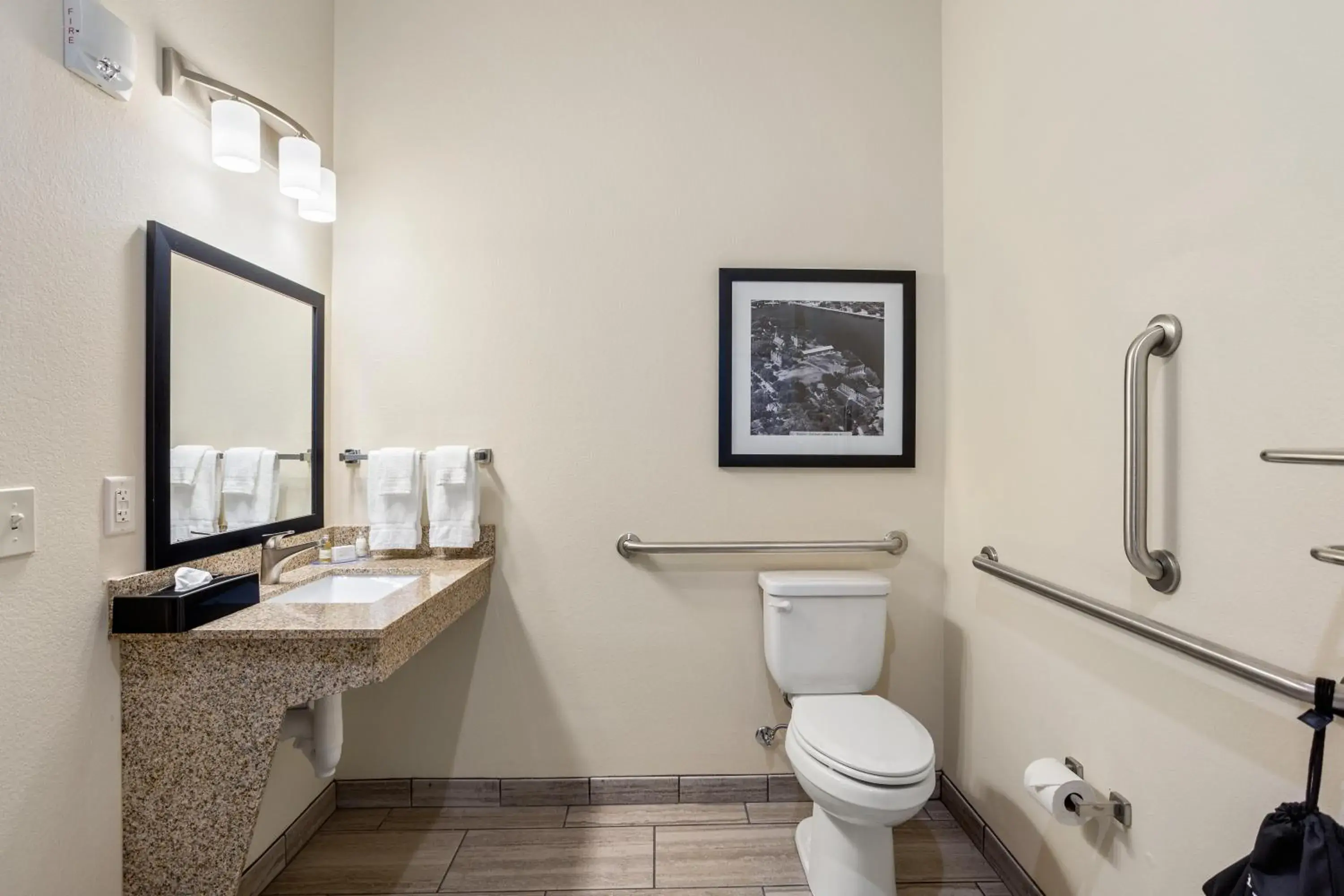 Toilet, Bathroom in Cobblestone Hotel & Suites - De Pere