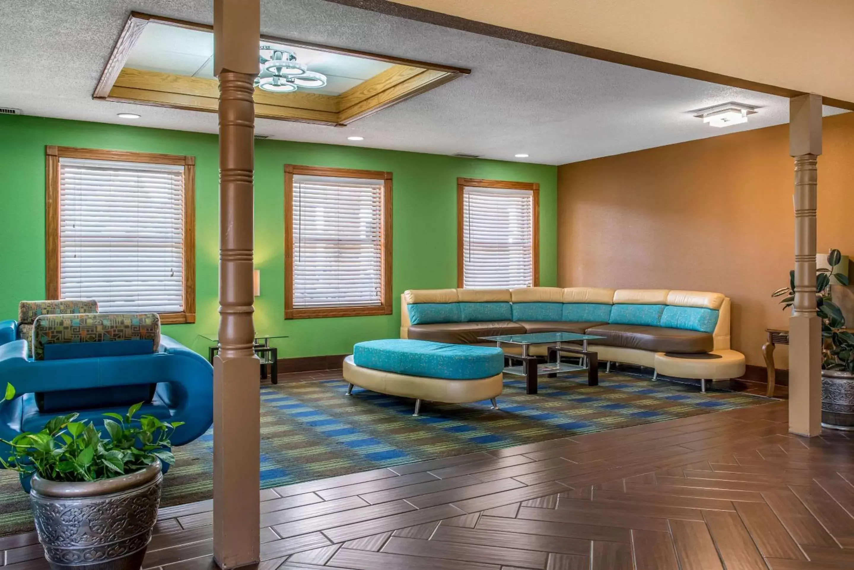 Lobby or reception in Quality Inn & Suites Bedford West Lobby or reception in Quality Inn & Suites Bedford West