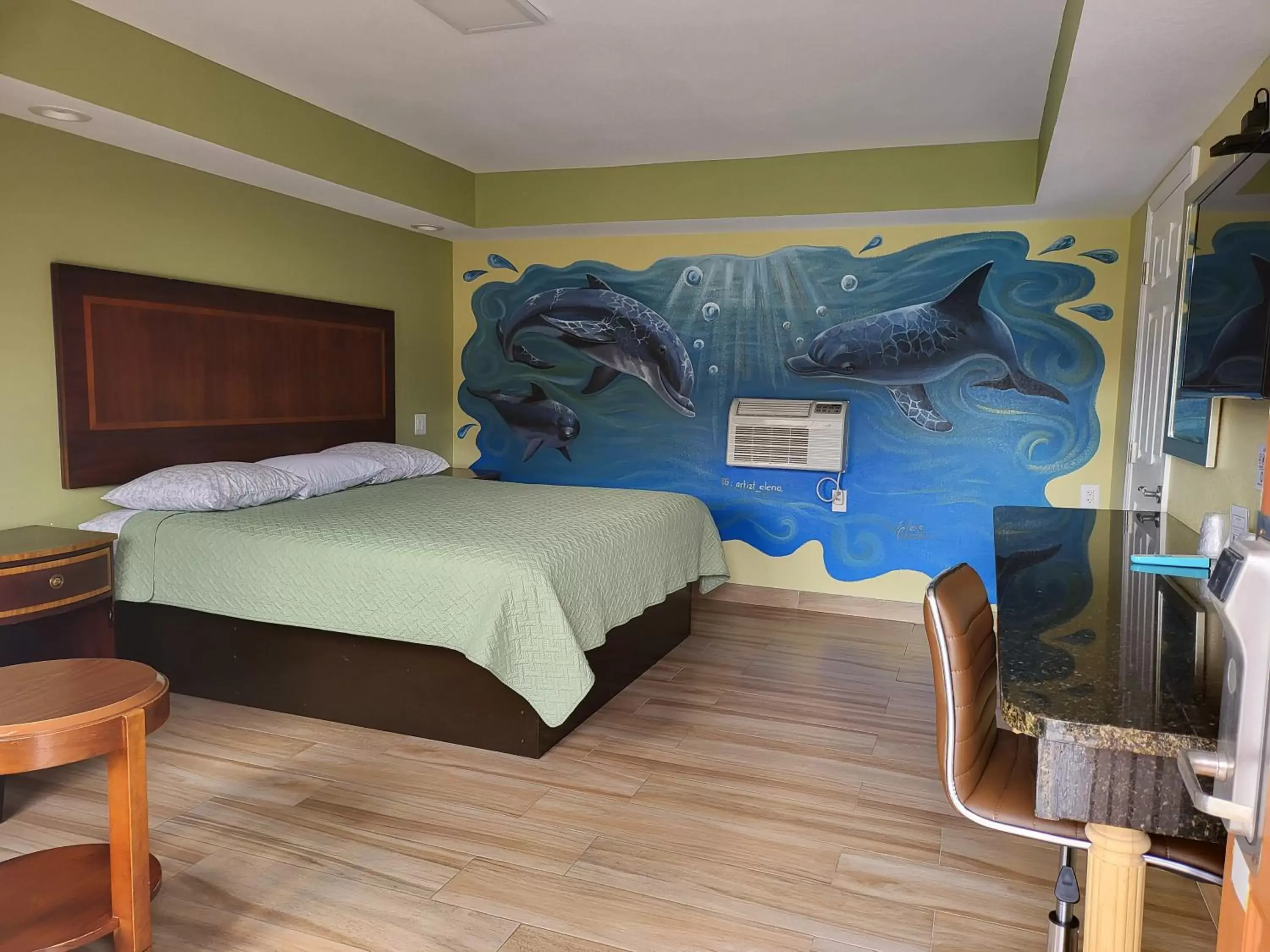 Bedroom, Bed in Travel Inn of Riviera Beach