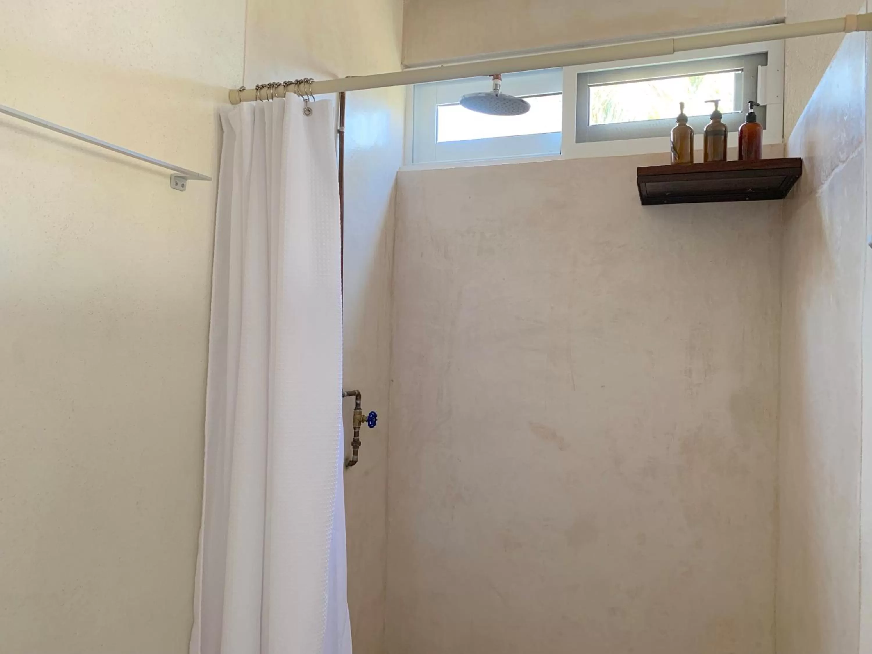 Bathroom in Perro Surfero Hotel