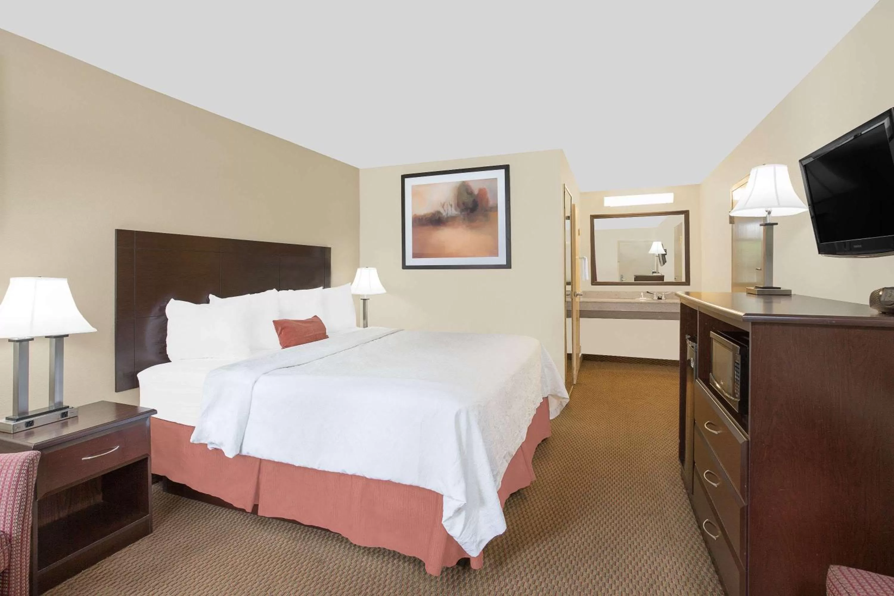 Photo of the whole room, Bed in Baymont by Wyndham Greenville