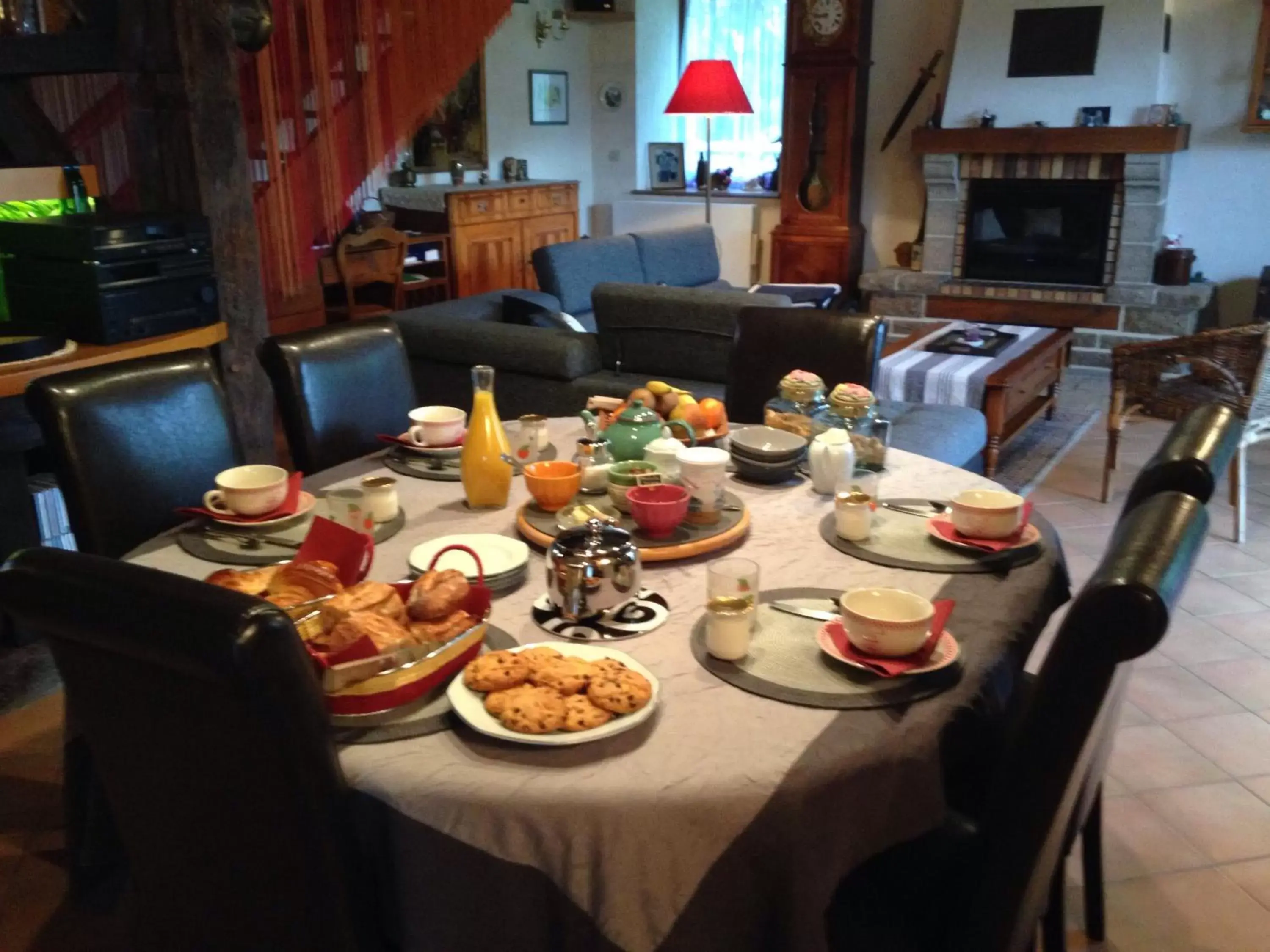 Continental breakfast, Restaurant/Places to Eat in Chambres d'hôtes Le Bas Rassinoux