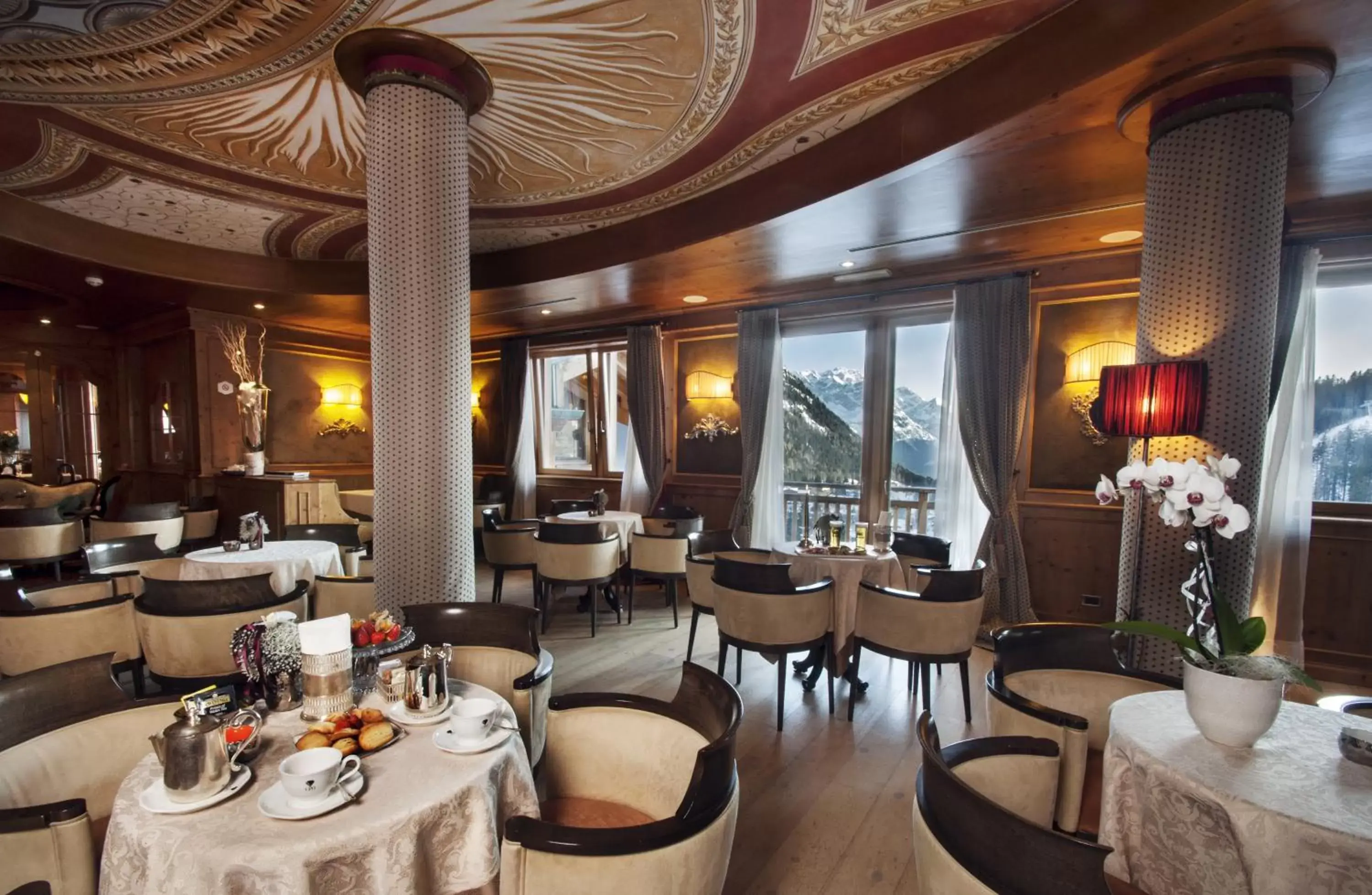 Lounge or bar, Restaurant/Places to Eat in Cristal Palace Hotel