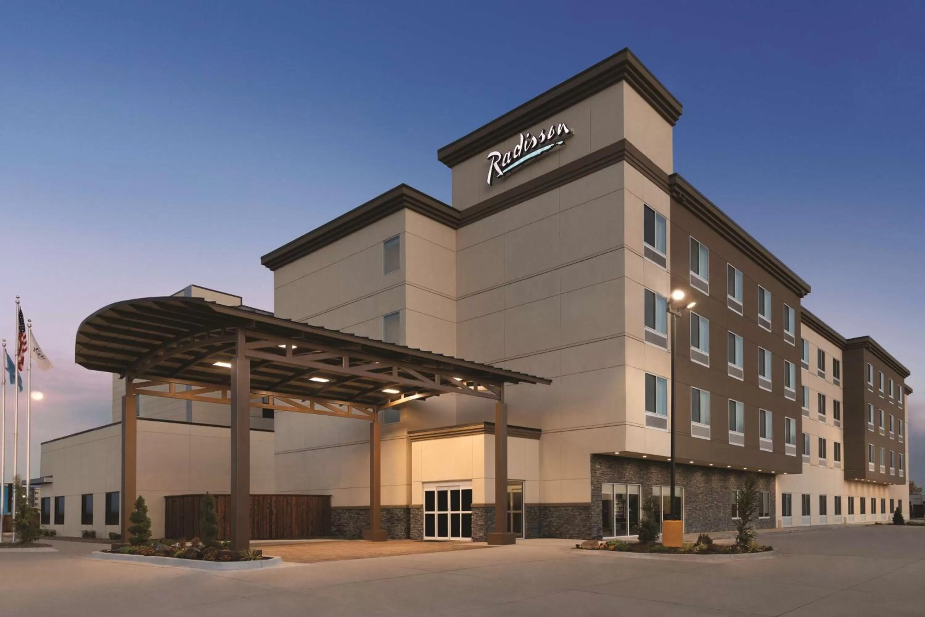 Property building in Radisson Hotel Oklahoma City Airport