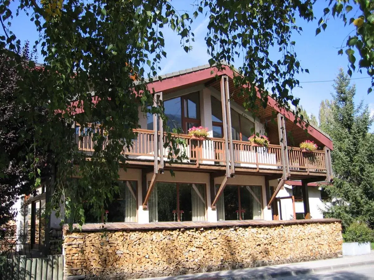 Facade/entrance, Property Building in Hôtel Restaurant La Tourmaline