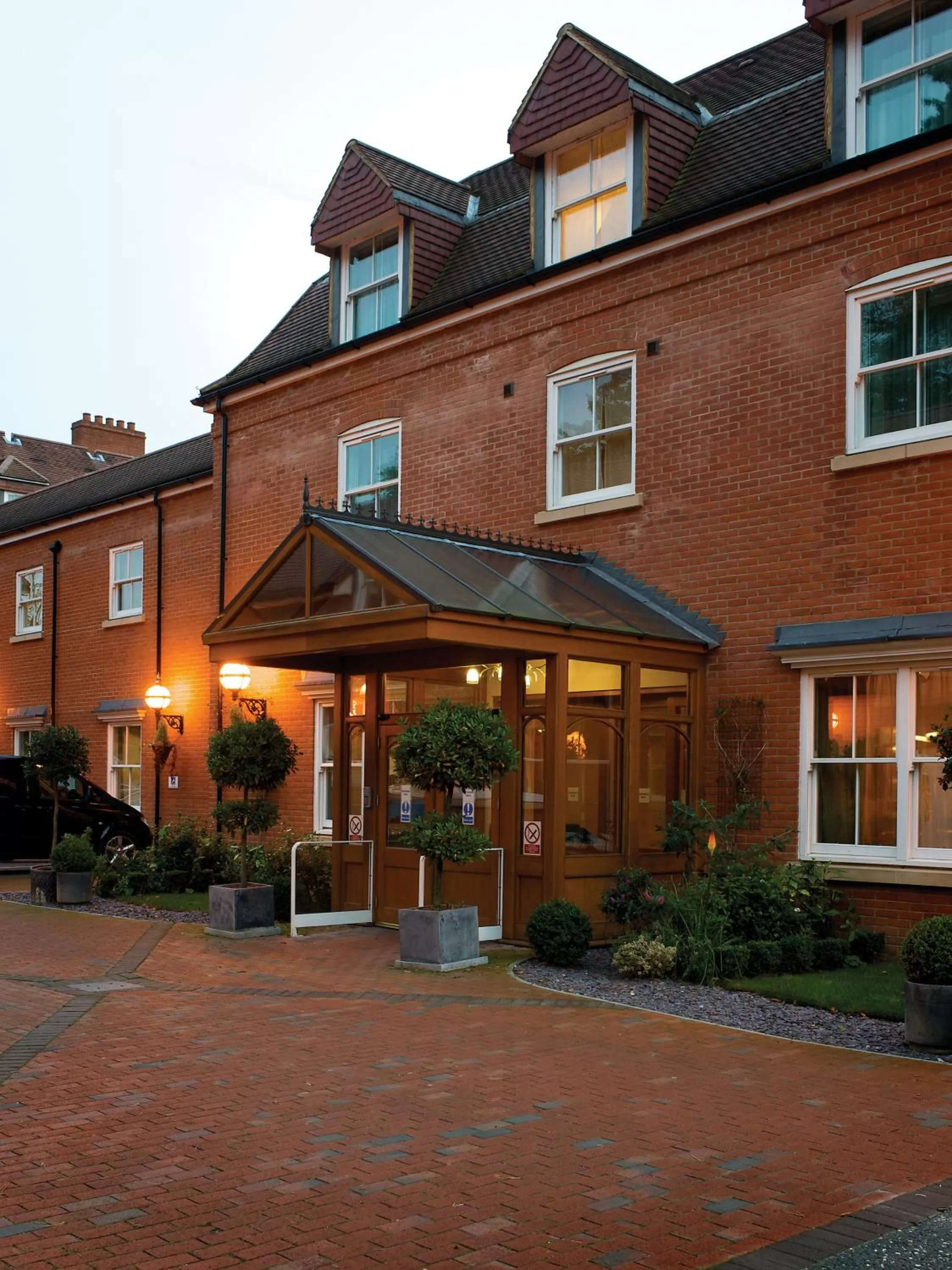 Facade/entrance in The Pinewood Hotel