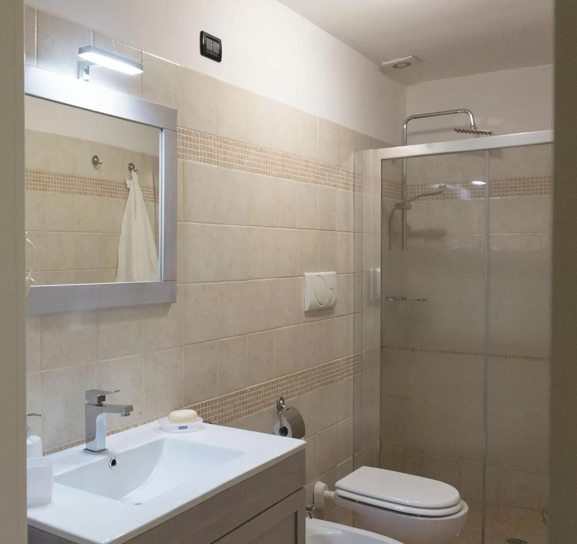 Shower, Bathroom in iLCastellano - Suites & Apartments