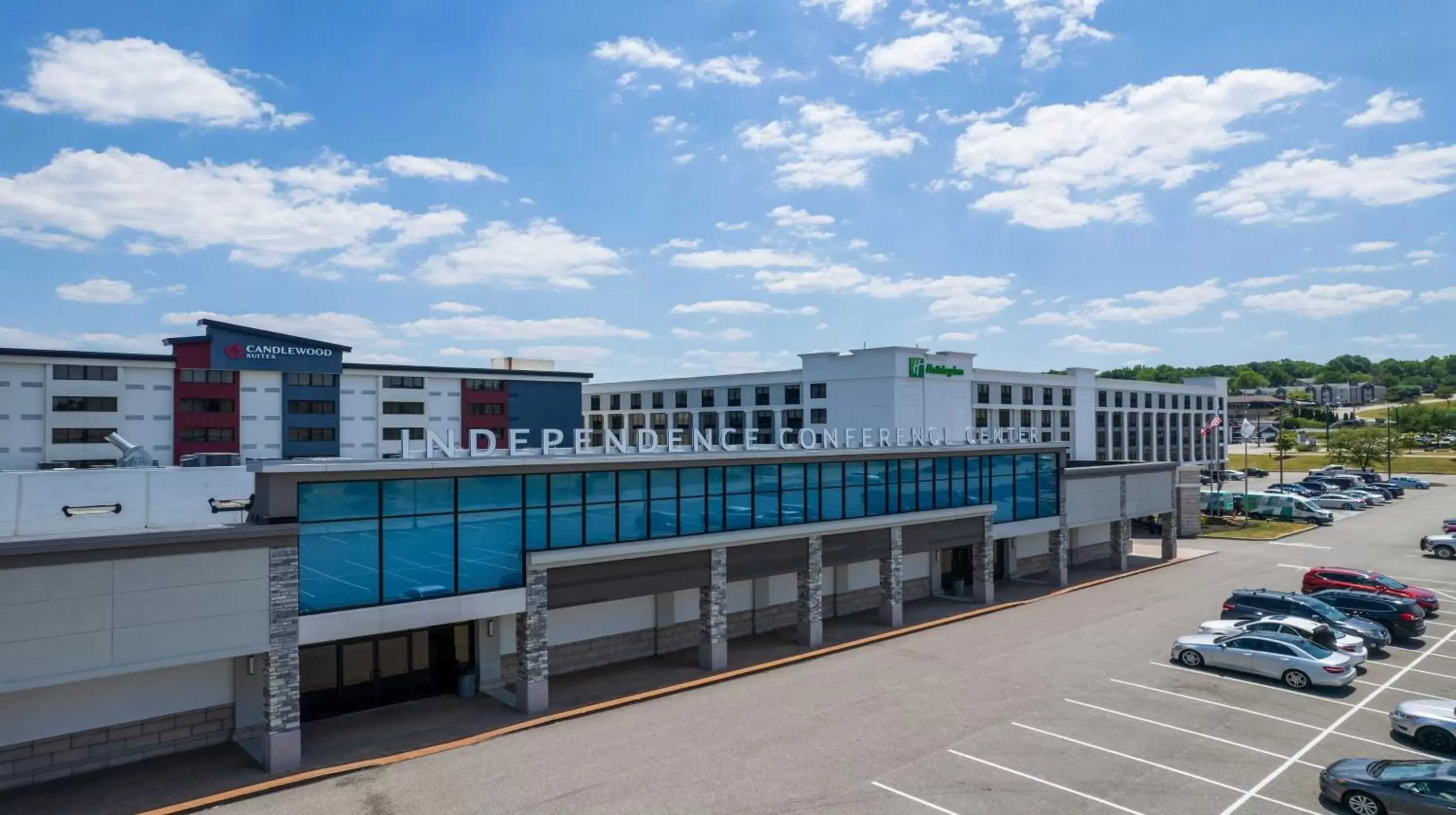 Property building in Holiday Inn Cleveland - South Independence, an IHG Hotel