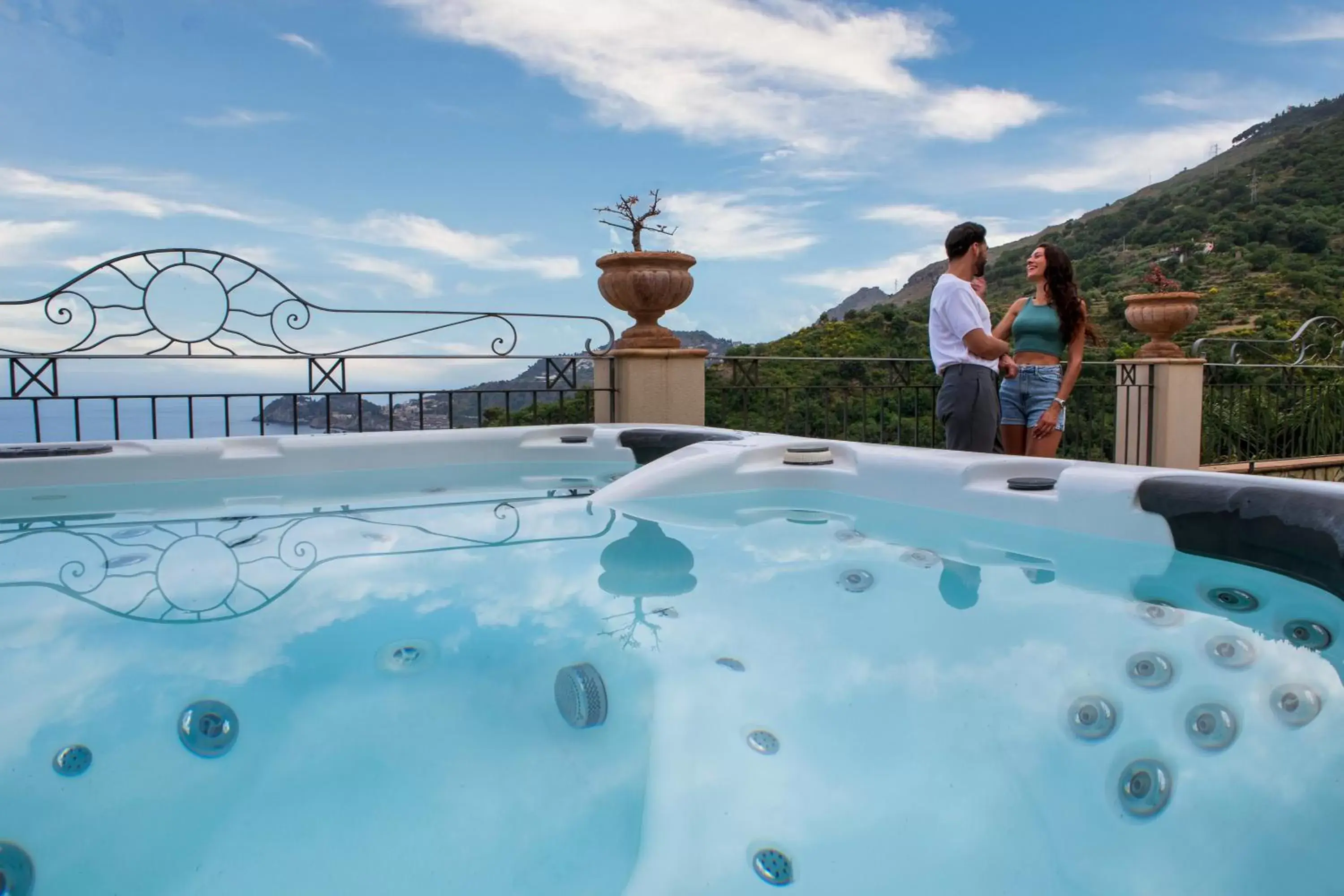 Hot Tub, Swimming Pool in Hotel Olimpo le Terrazze