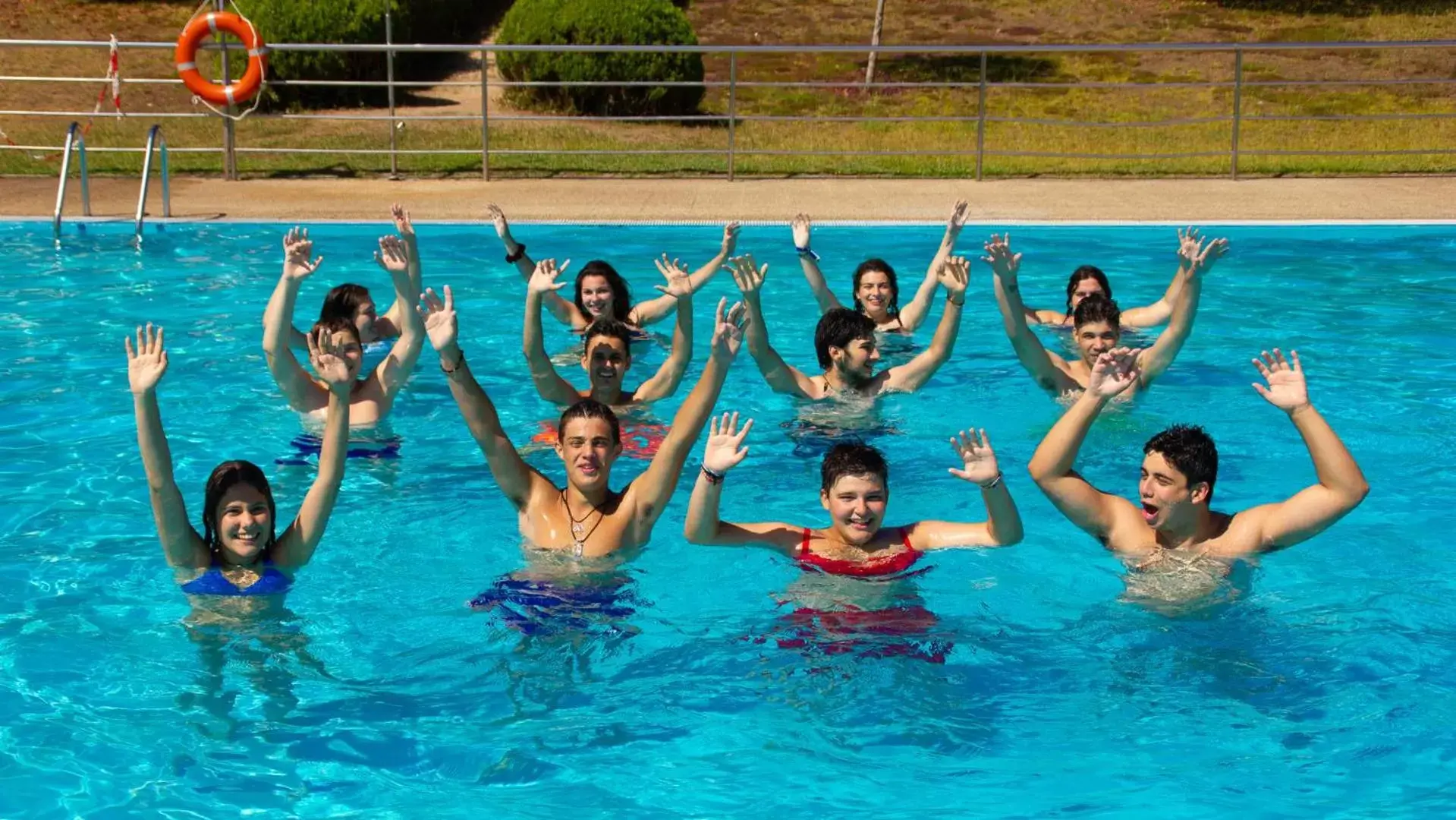 Swimming Pool in Hotel Cemar