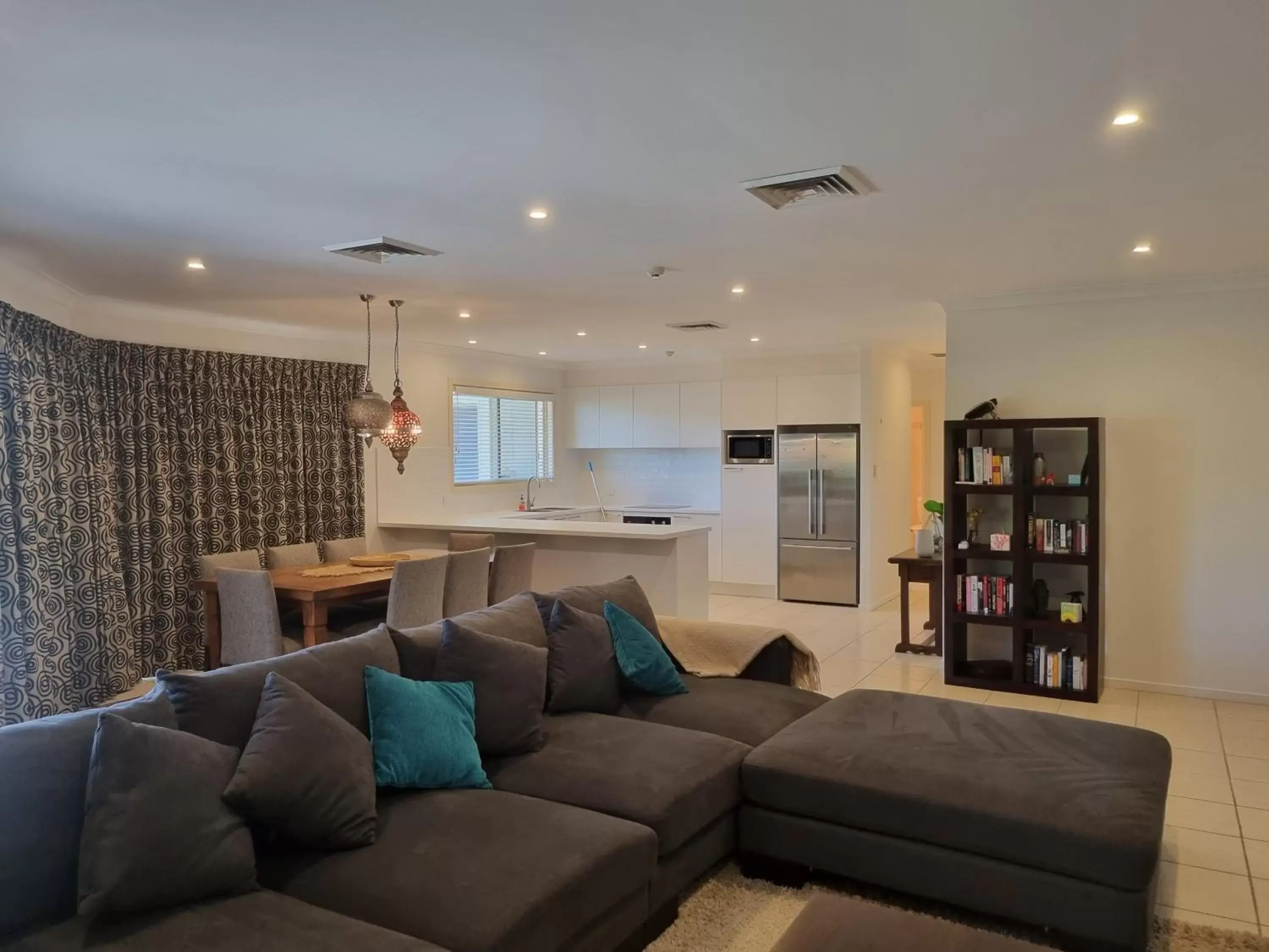 Seating Area in Terrigal Sails Serviced Apartments