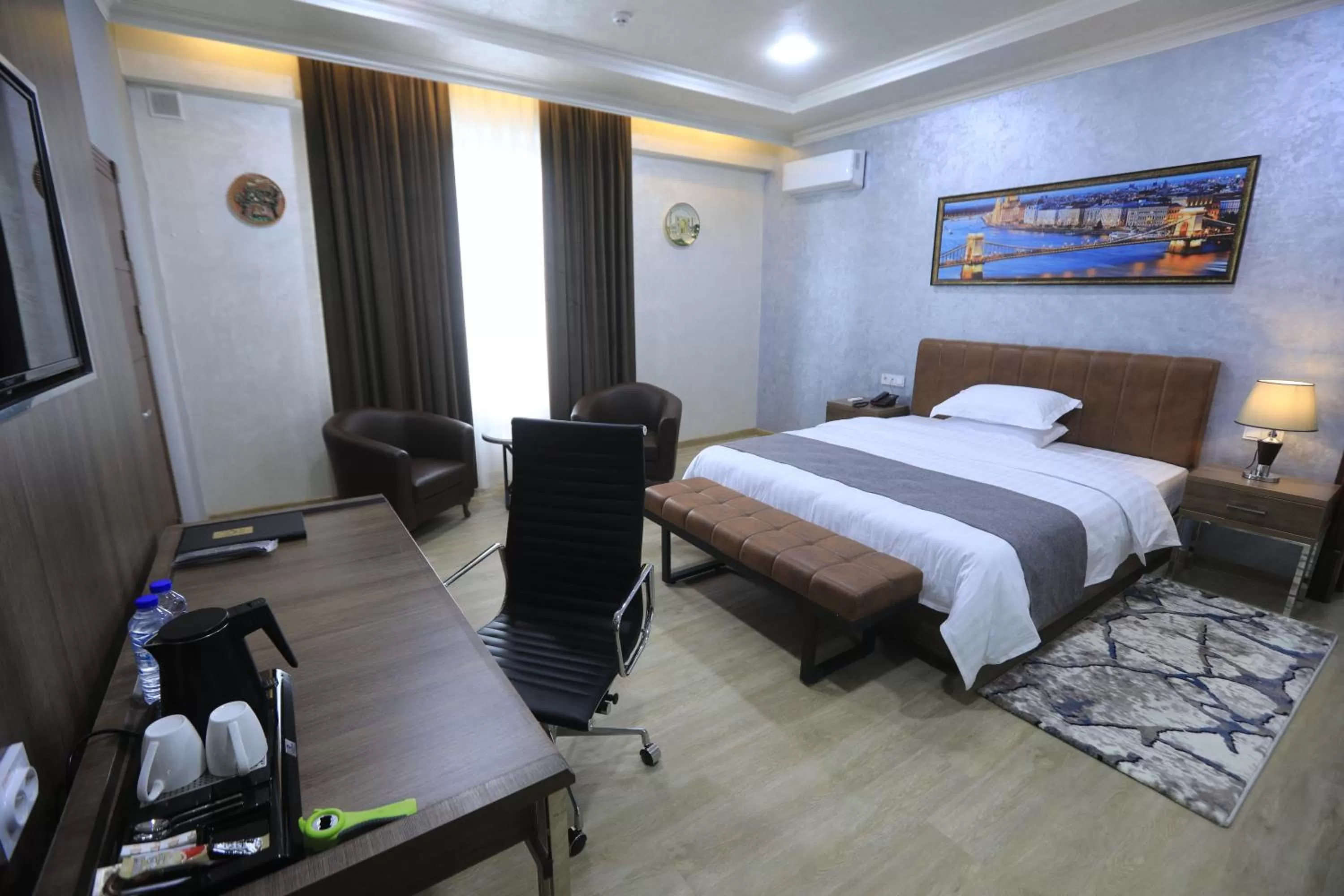 Photo of the whole room, Bed in CHlNOR HOTEL