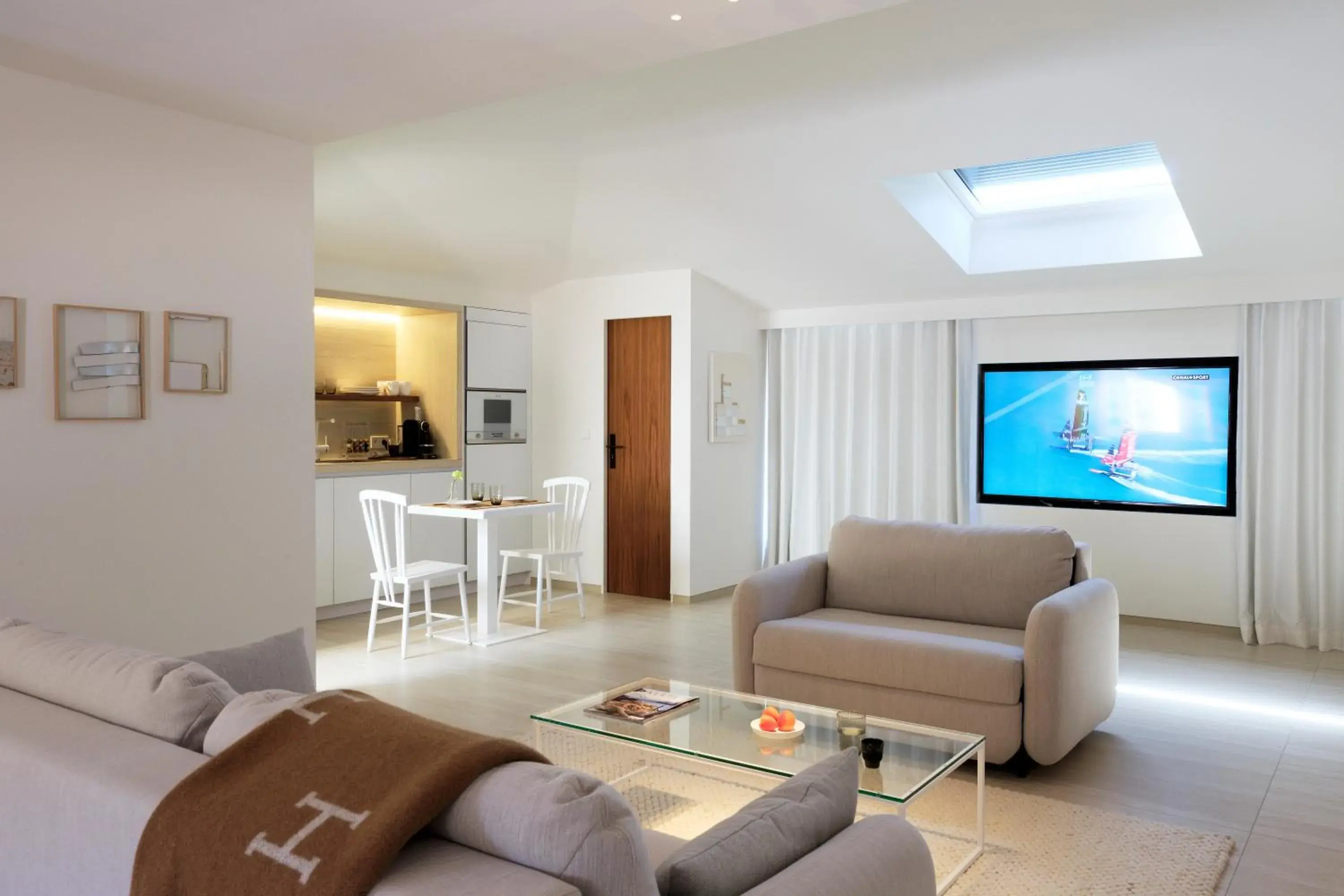 Dining area, Seating Area in Hotel Centre Nautique