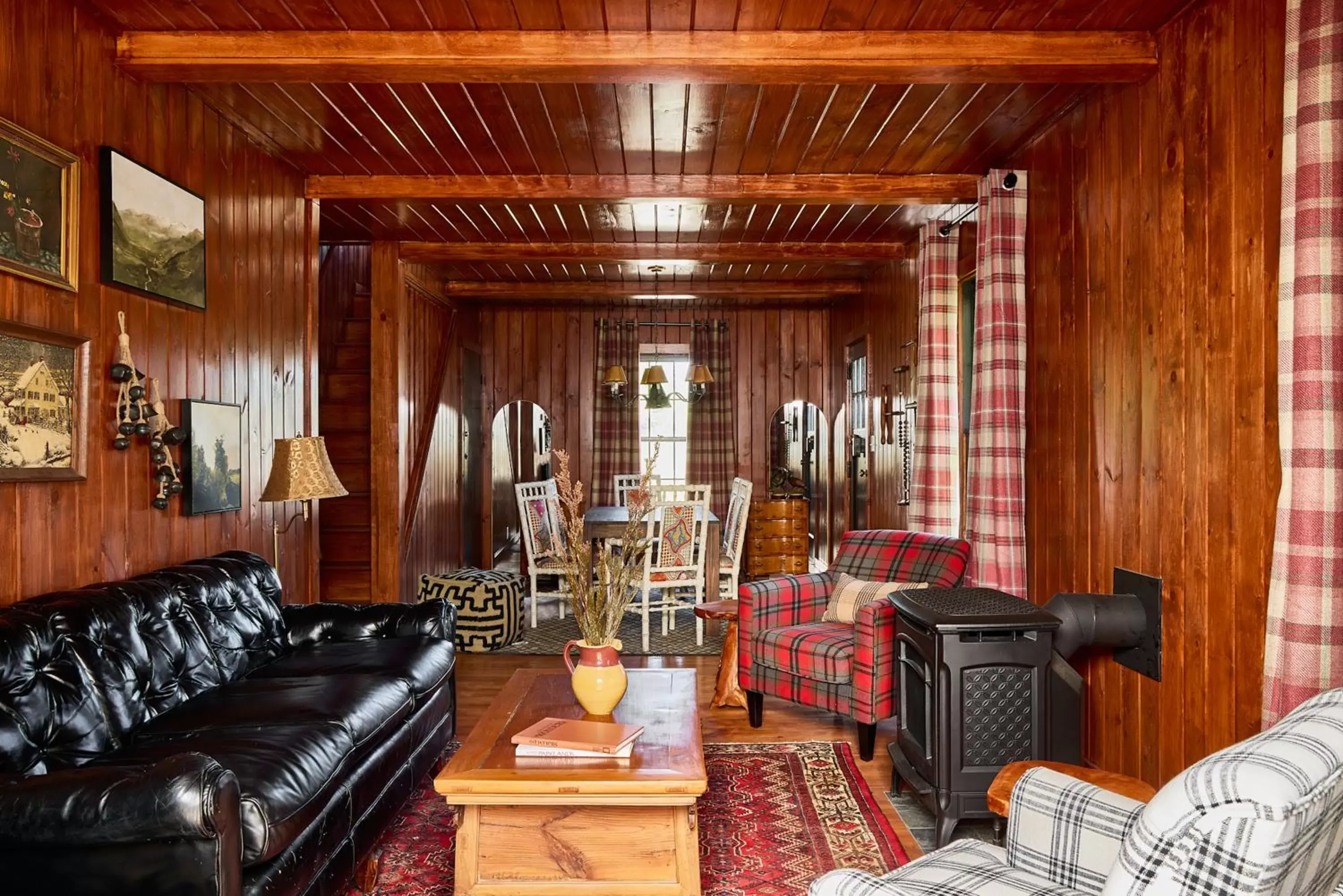 Living room, Seating Area in Bluebird Cady Hill Lodge