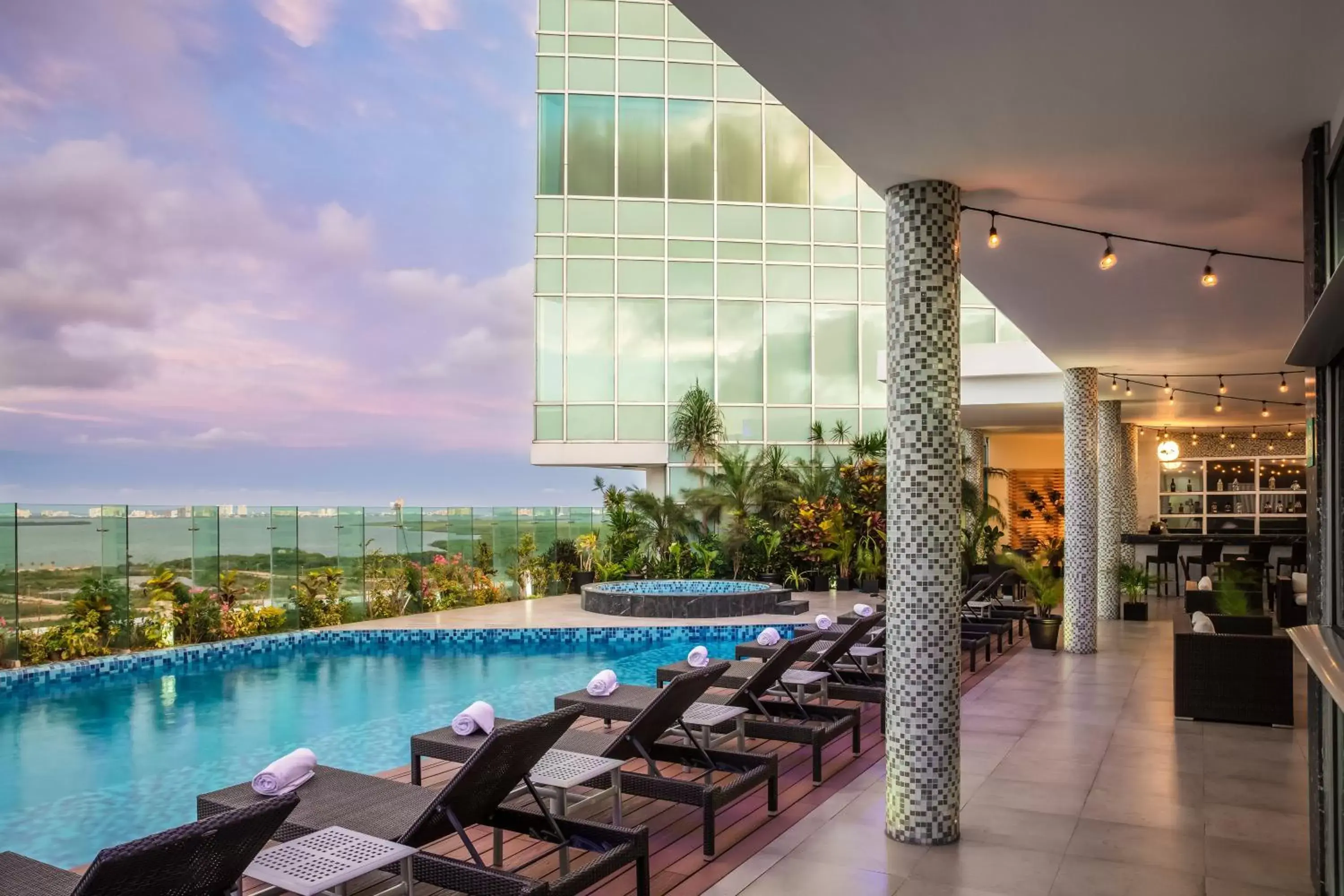 Swimming Pool in Fiesta Inn Cancun Las Americas