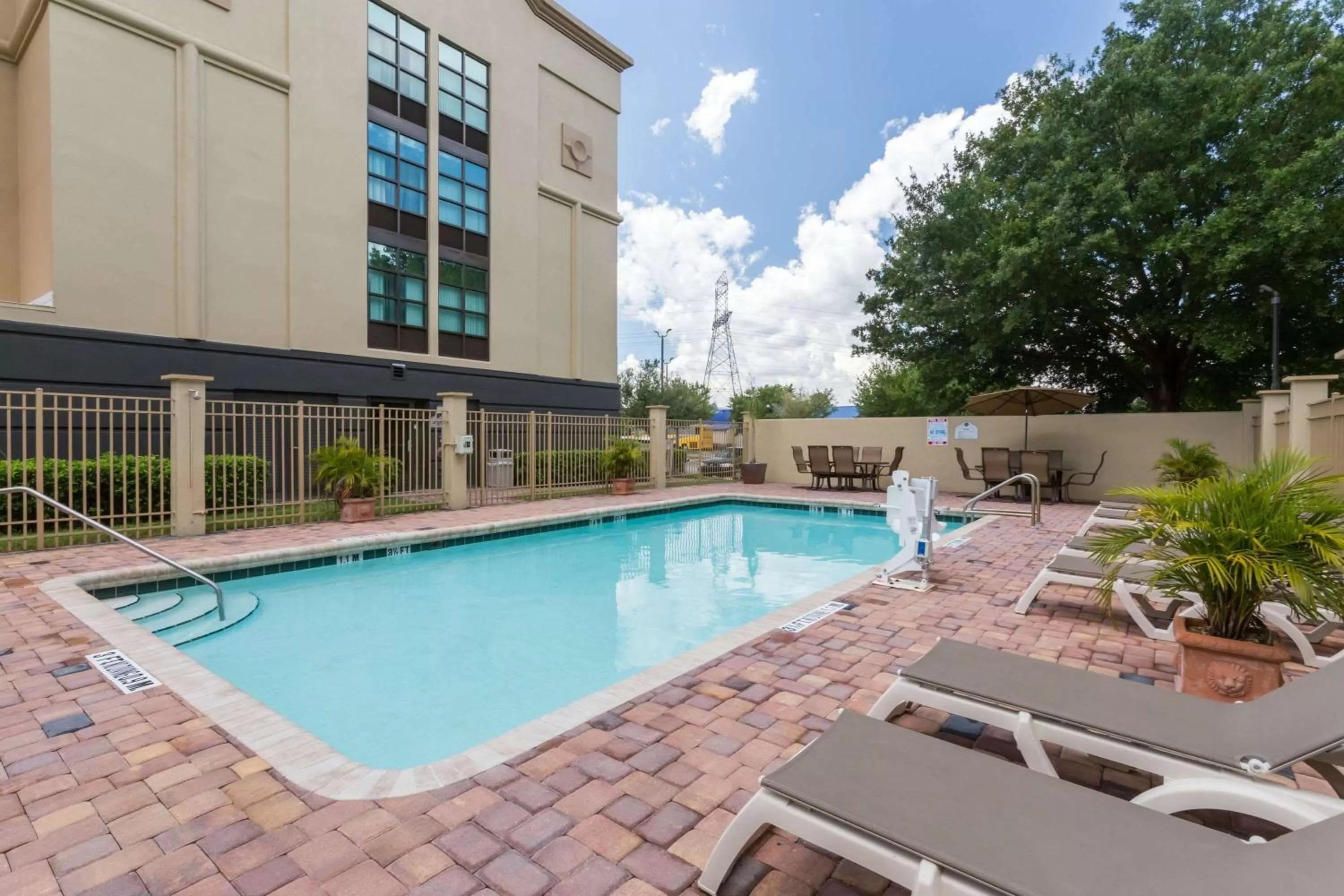 Pool view in Wingate by Wyndham, Universal Studios - Free Theme Park Shuttle