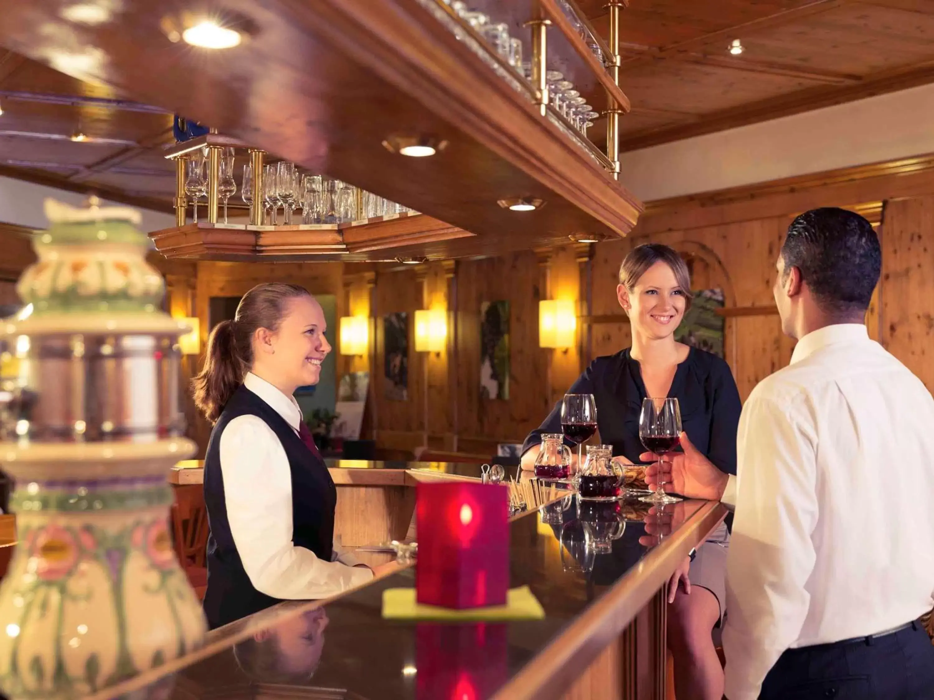 Lounge or bar, Staff in Mercure Hotel am Messeplatz Offenburg