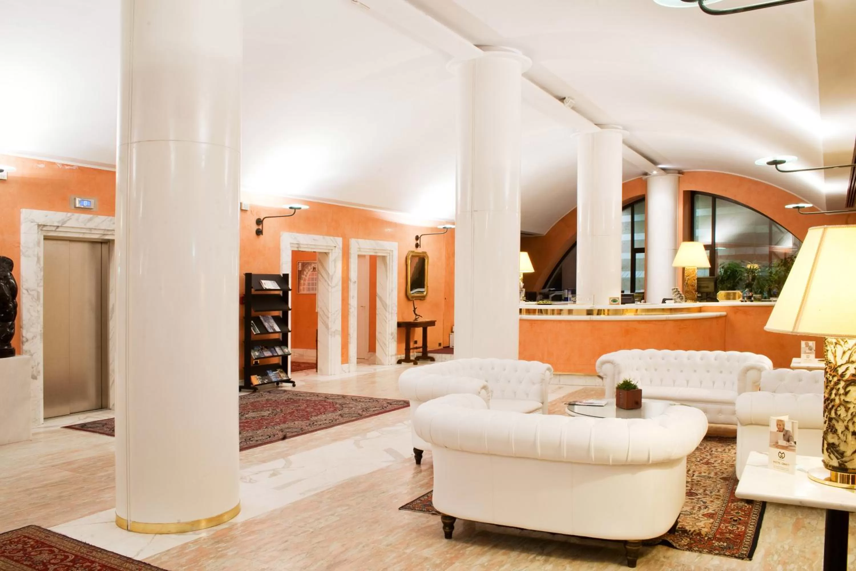 Lobby or reception in Hotel Giberti & Spa