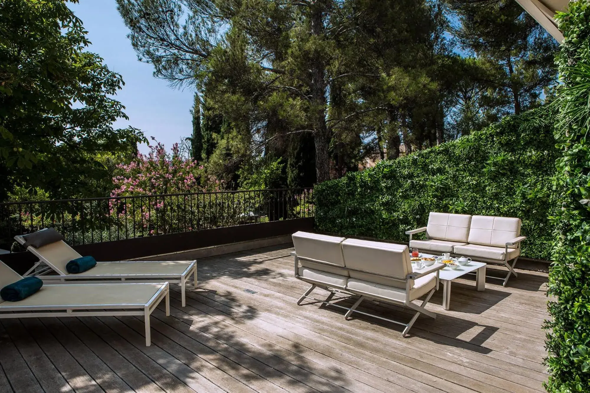 Balcony/Terrace in Le Pigonnet - Esprit de France