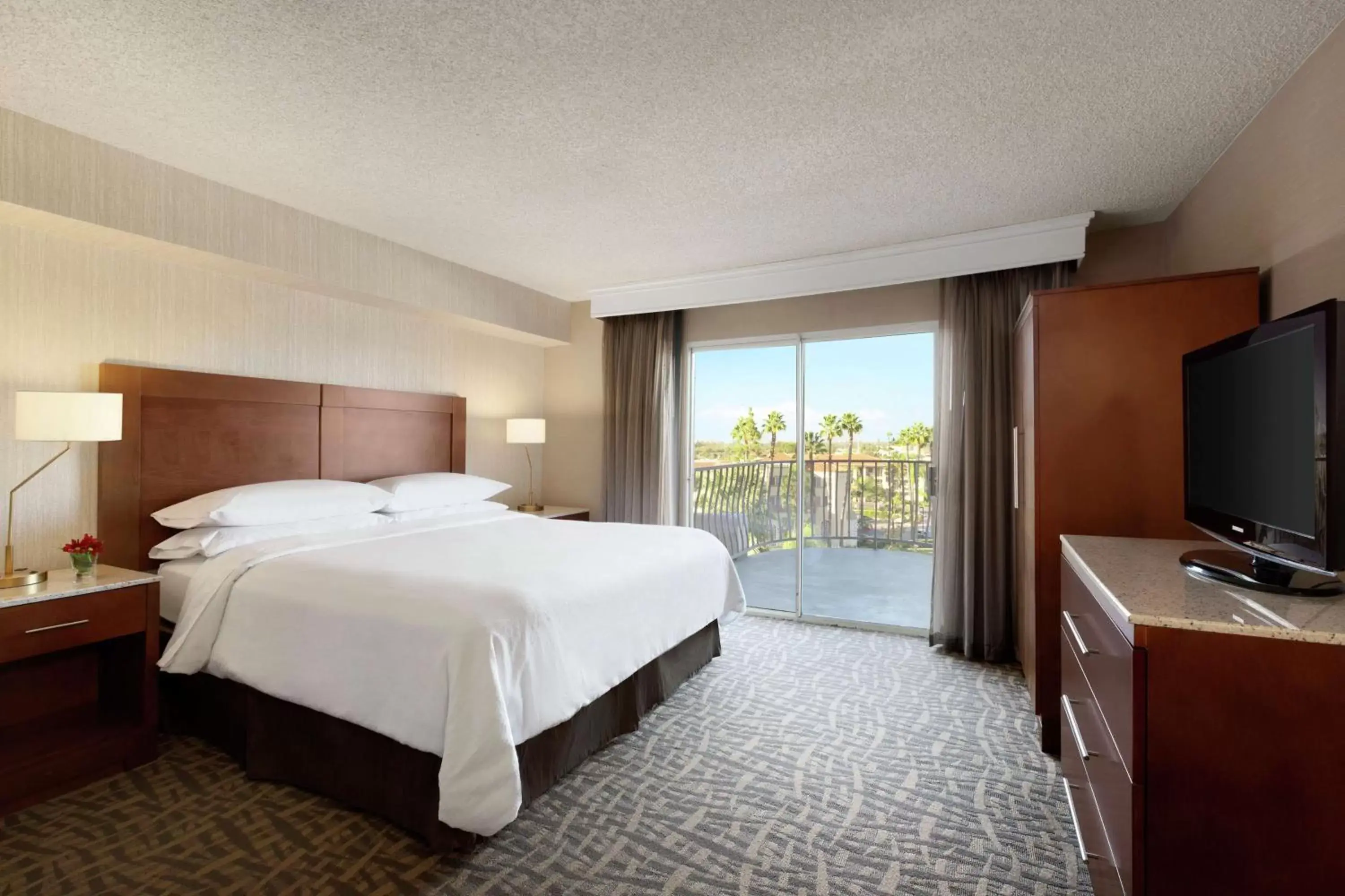 Bedroom, Bed in Embassy Suites by Hilton Santa Ana Orange County Airport