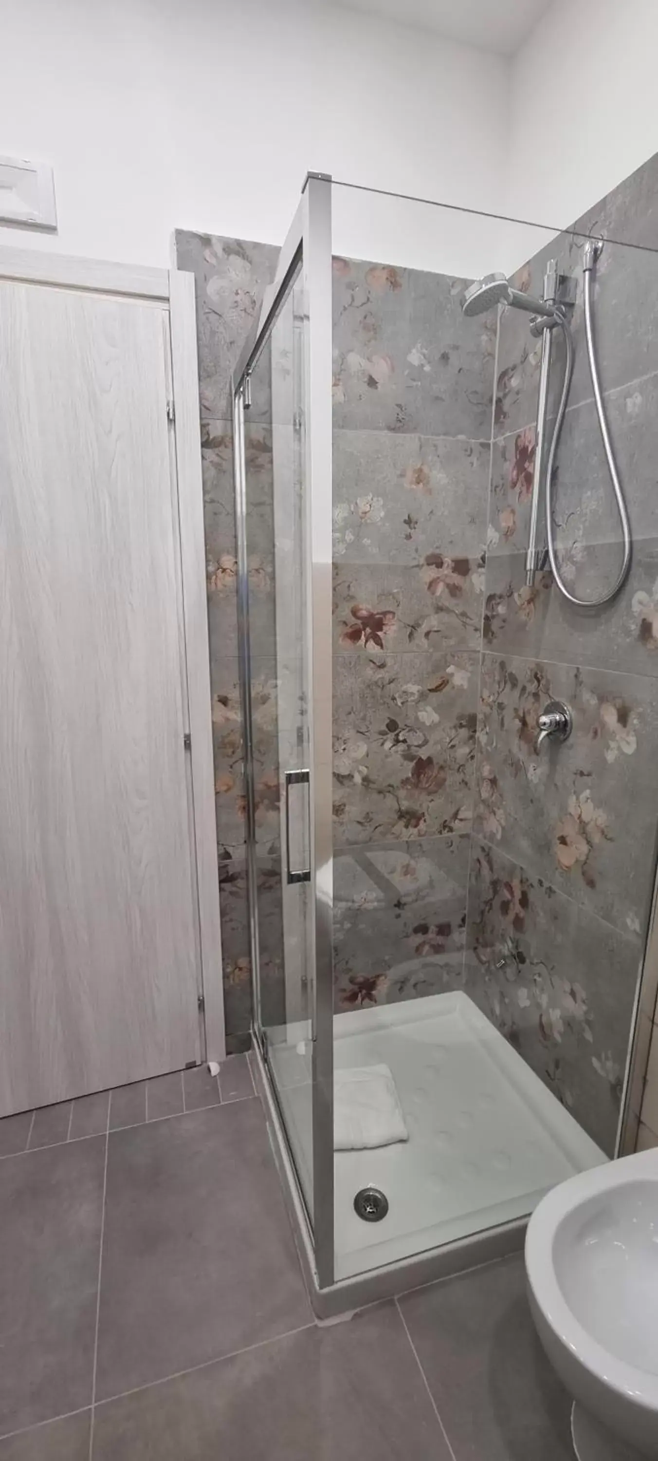 Shower, Bathroom in Casa Memi