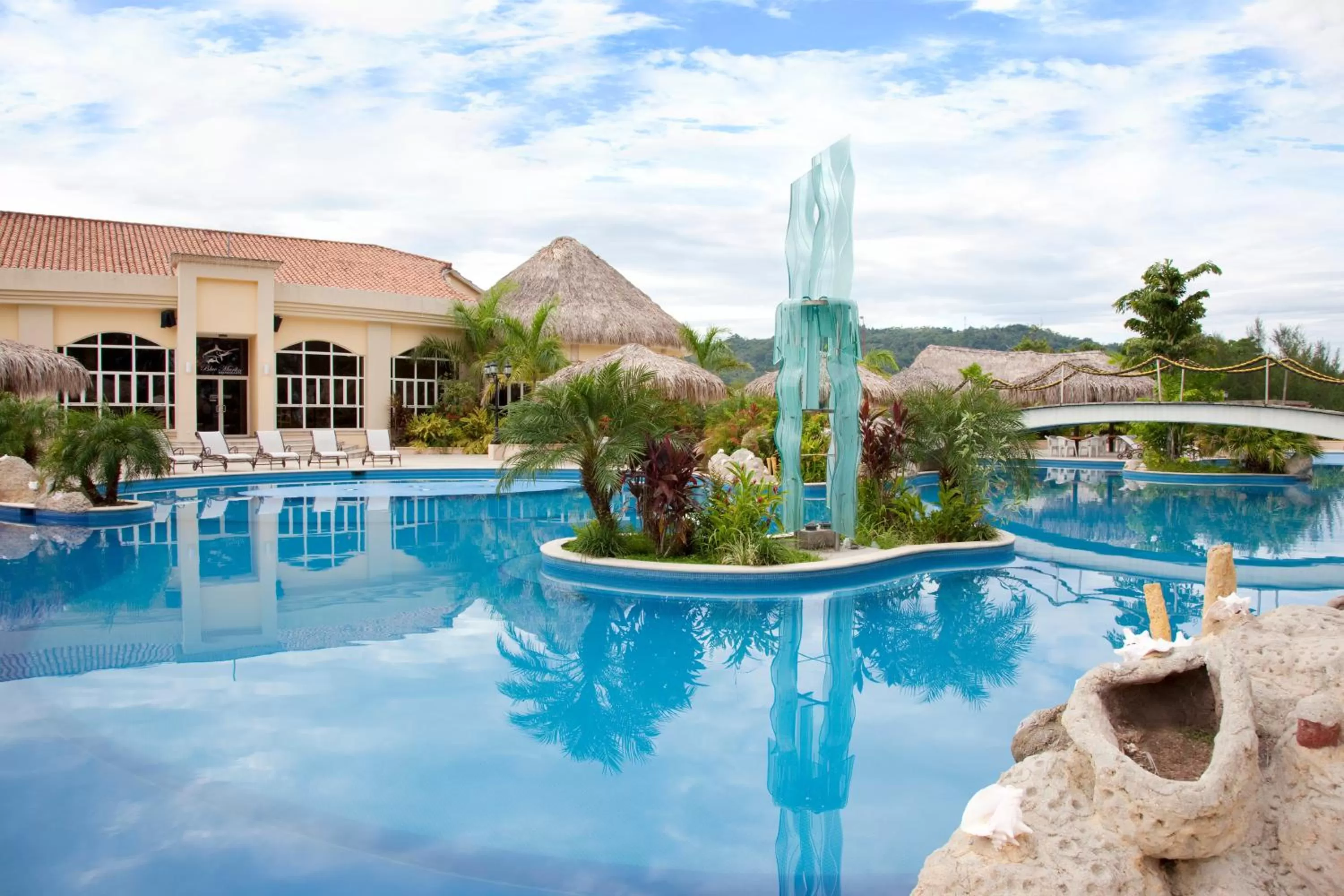 Swimming Pool in La Ensenada Beach Resort