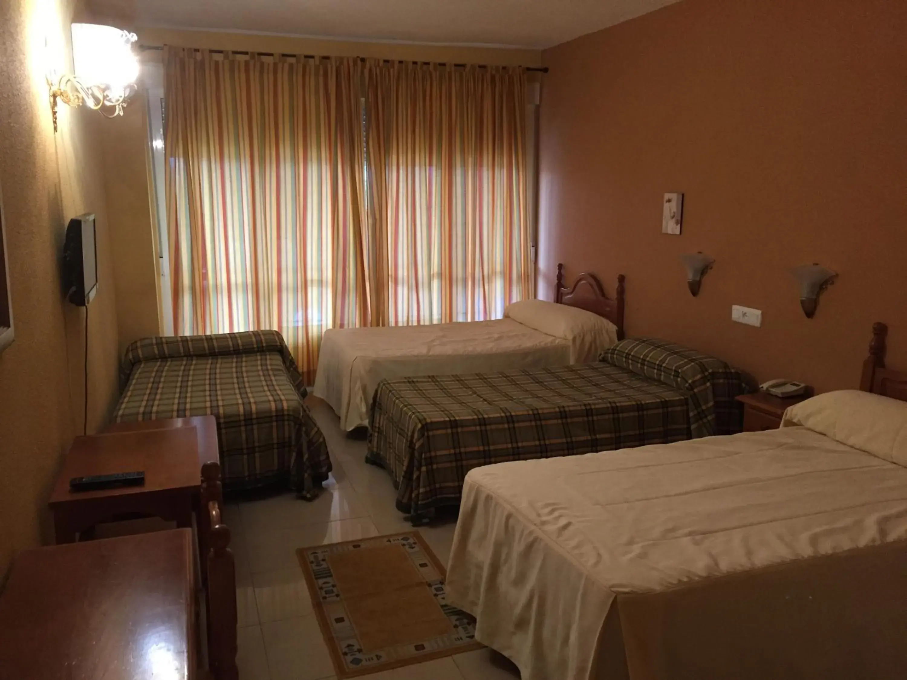 Bedroom, Bed in Hotel Manzanares