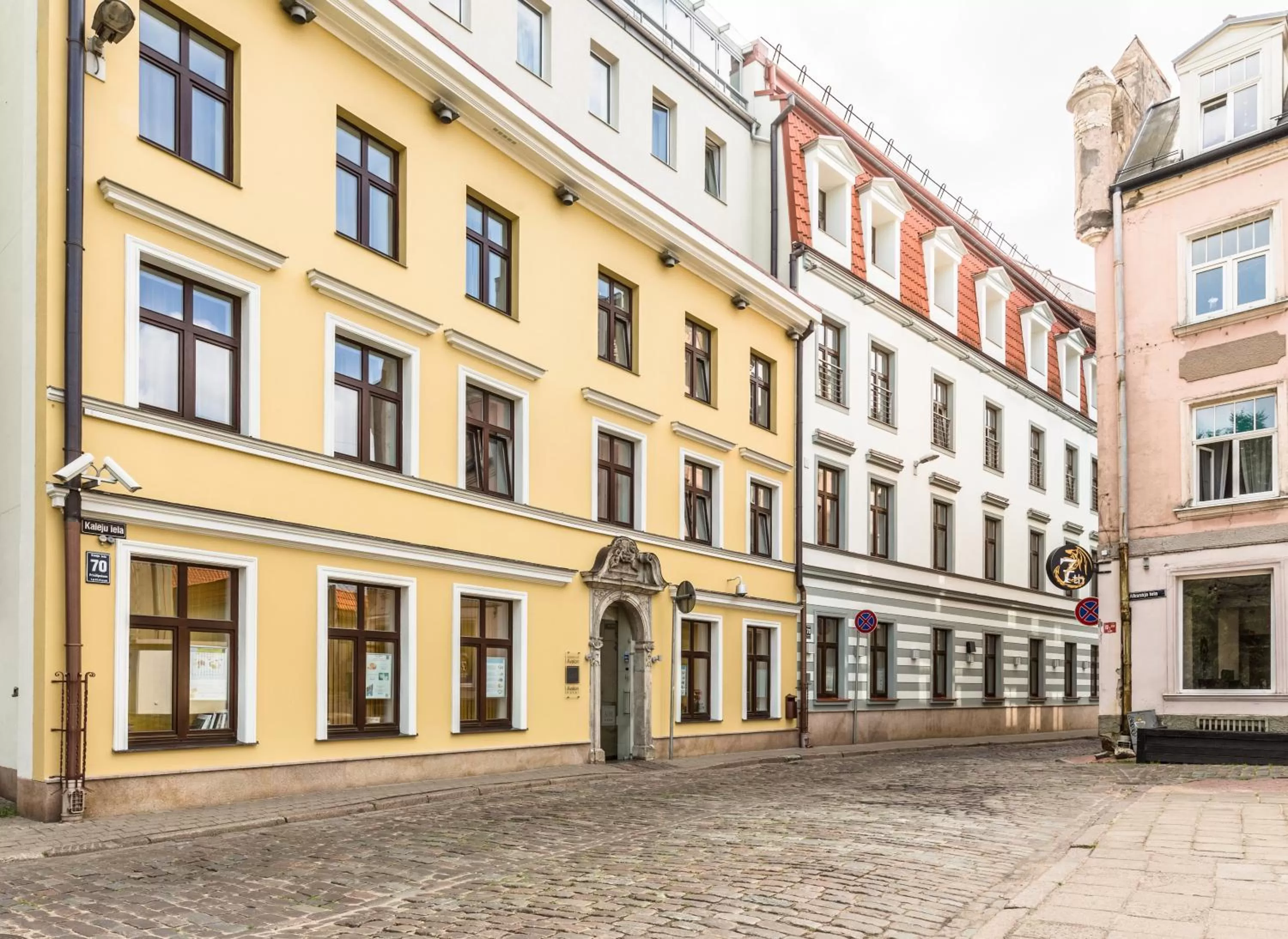 Facade/entrance in Avalon Hotel & Conferences