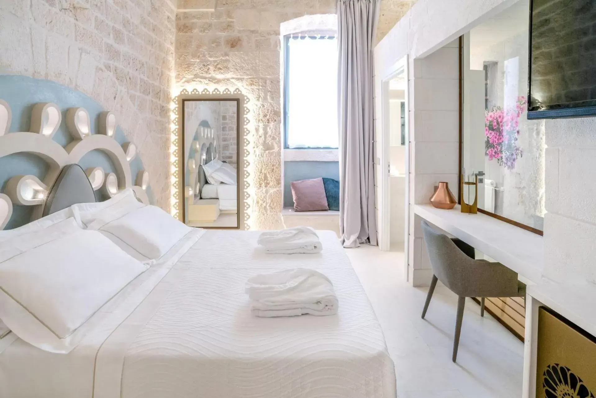 Bedroom in Vico Bianco Raro Villas Smart Rooms Collection