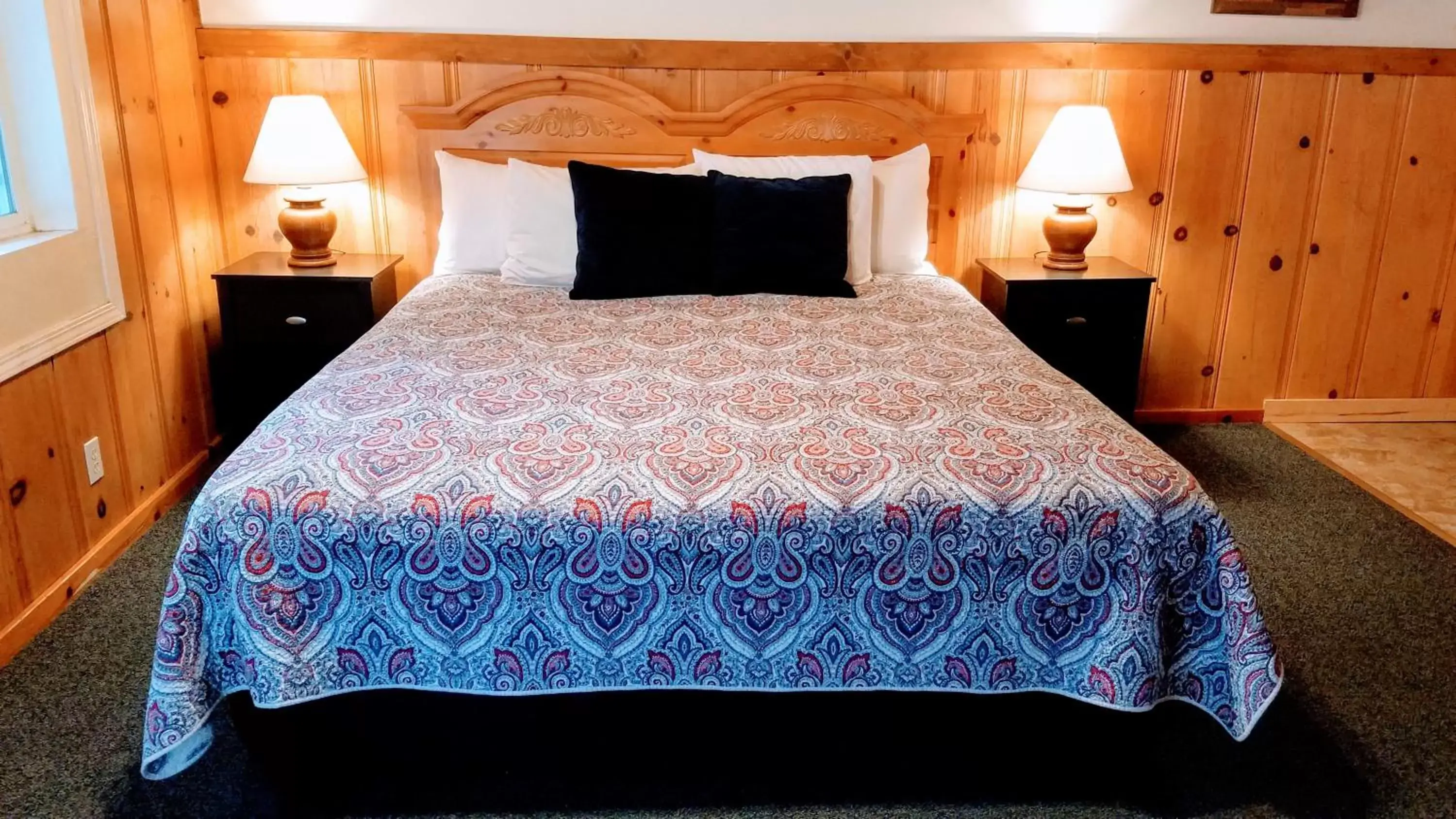 Bed in The Washoe Lodge