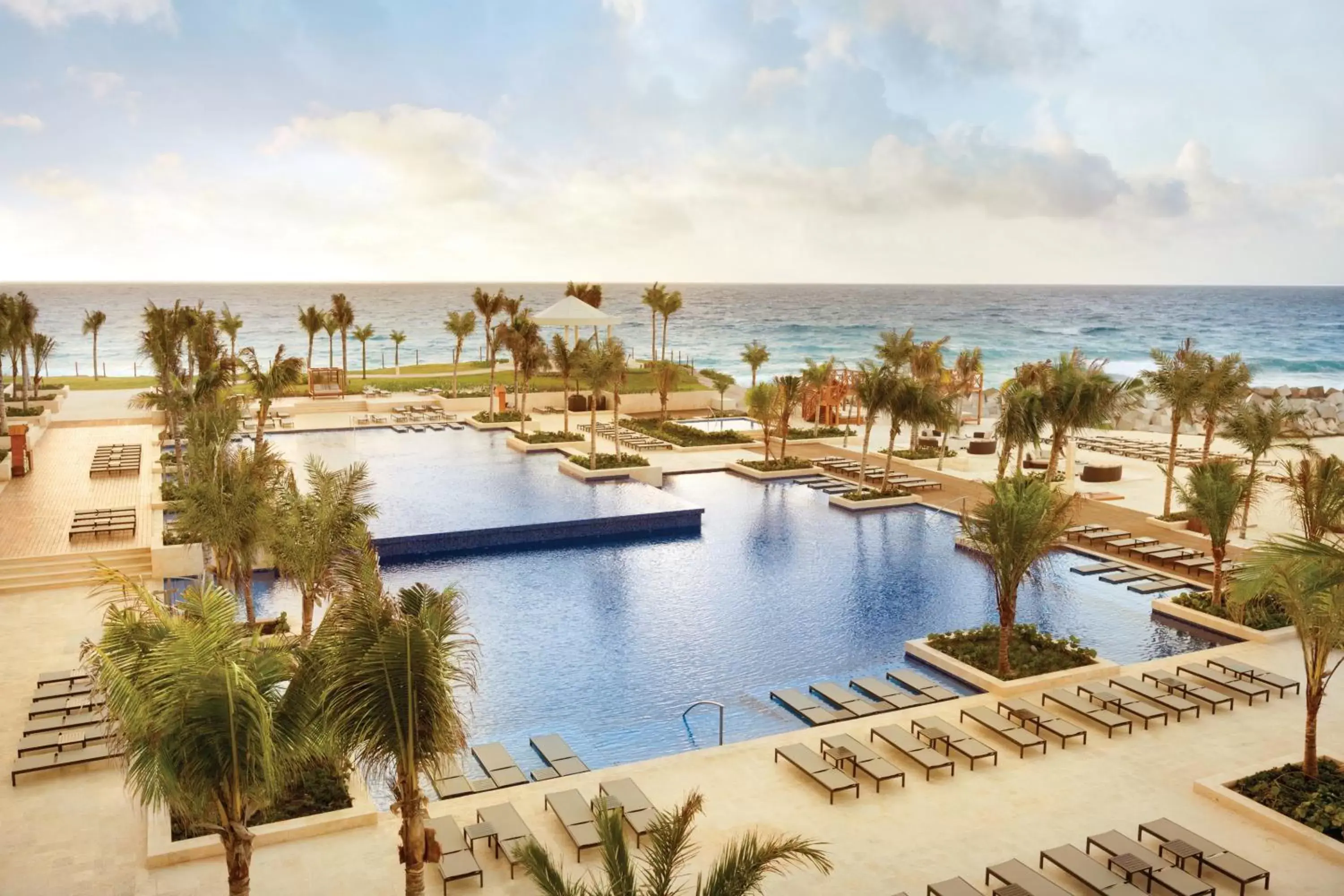 Swimming pool, Pool View in Hyatt Ziva Cancun