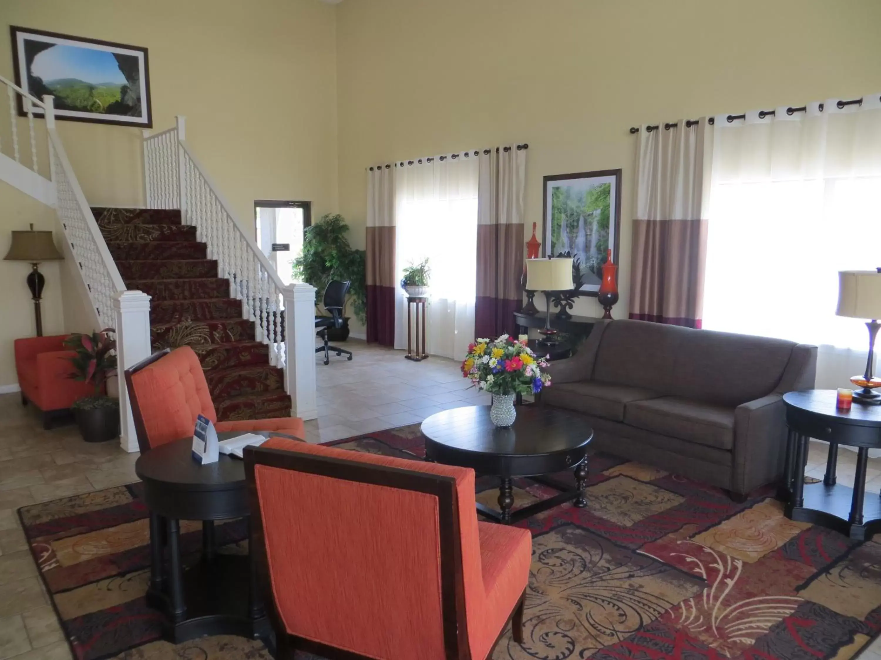 Bowling, Seating Area in Best Western Inn Russellville